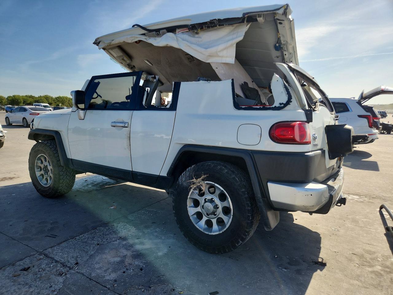 2011 Toyota Fj Cruiser Base Белый vin: JTEBU4BF9BK115978