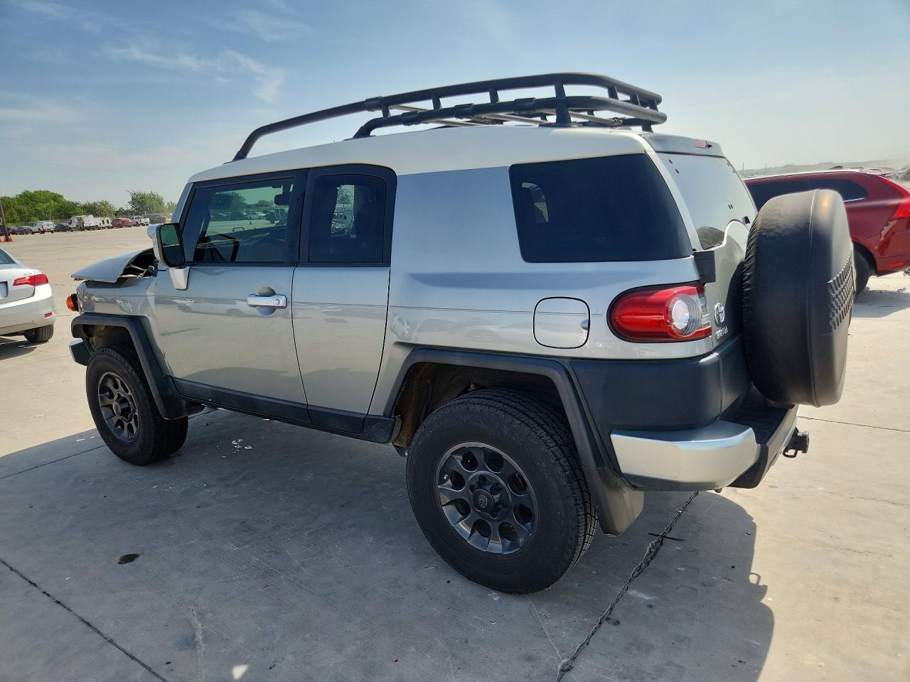 2012 Toyota Fj Cruiser Base Серебряный vin: JTEBU4BF9CK132989