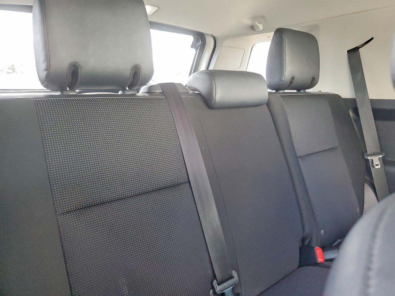 2013 Toyota Fj Cruiser Base White vin: JTEBU4BF9DK169252