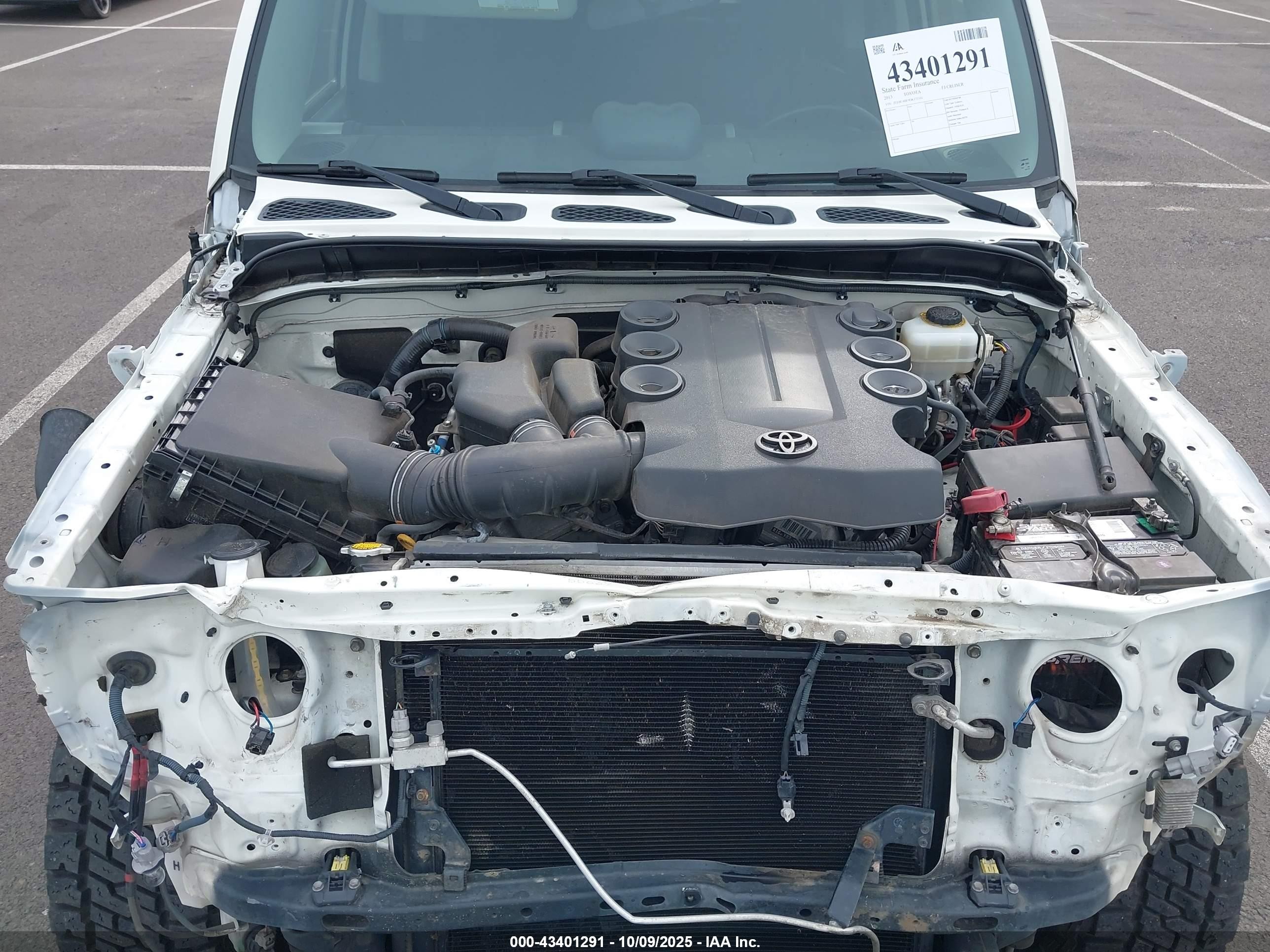 2013 Toyota Fj Cruiser   White vin: JTEBU4BF9DK171101