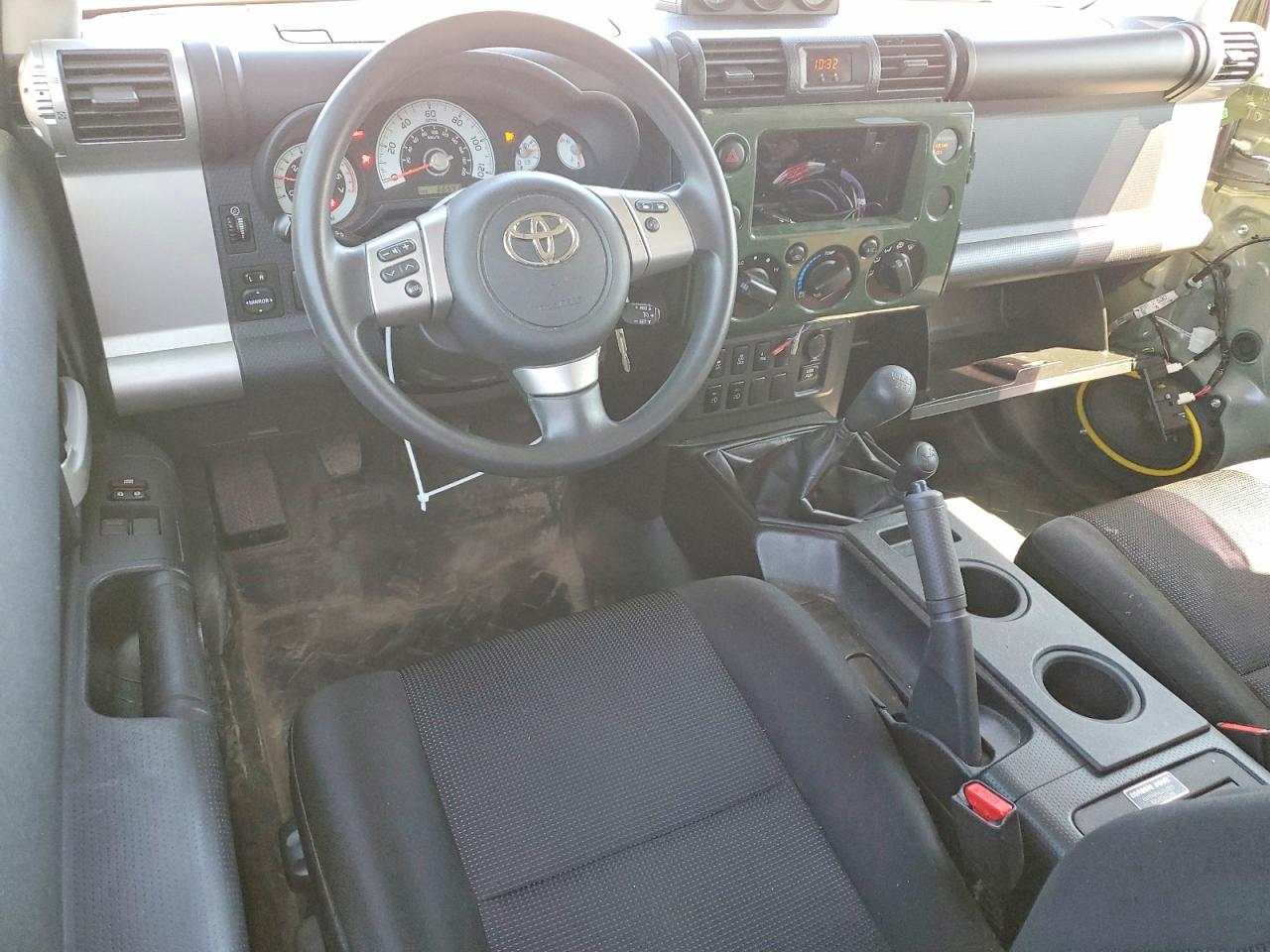 2014 Toyota Fj Cruiser Base Green vin: JTEBU4BF9EK185033