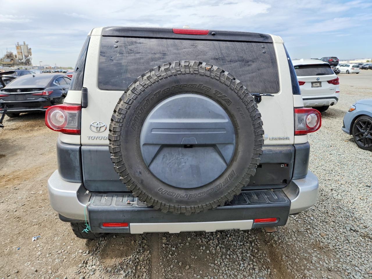 2014 Toyota Fj Cruiser Base White vin: JTEBU4BF9EK190488
