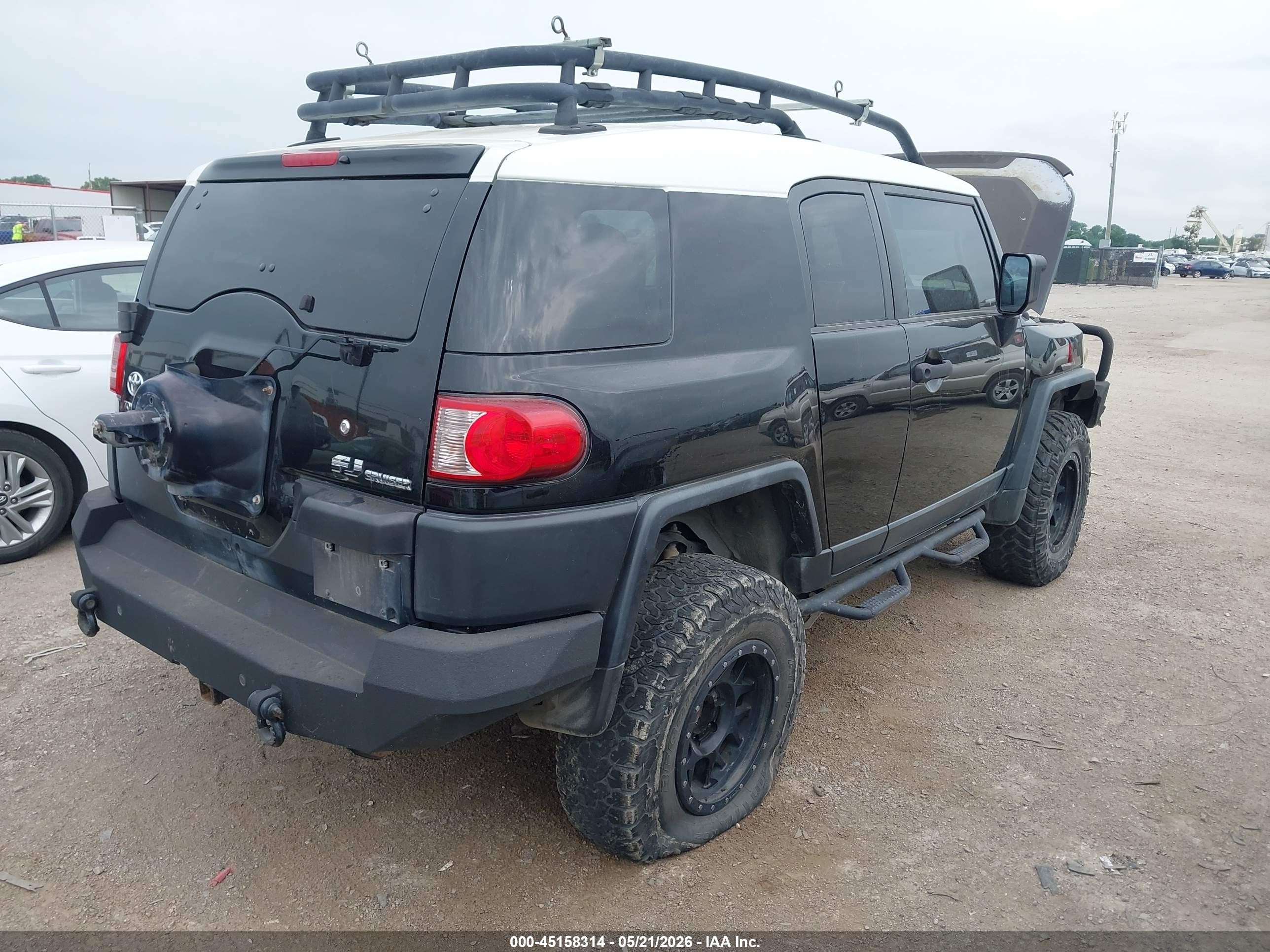 2010 Toyota Fj Cruiser   Black vin: JTEBU4BFXAK075506