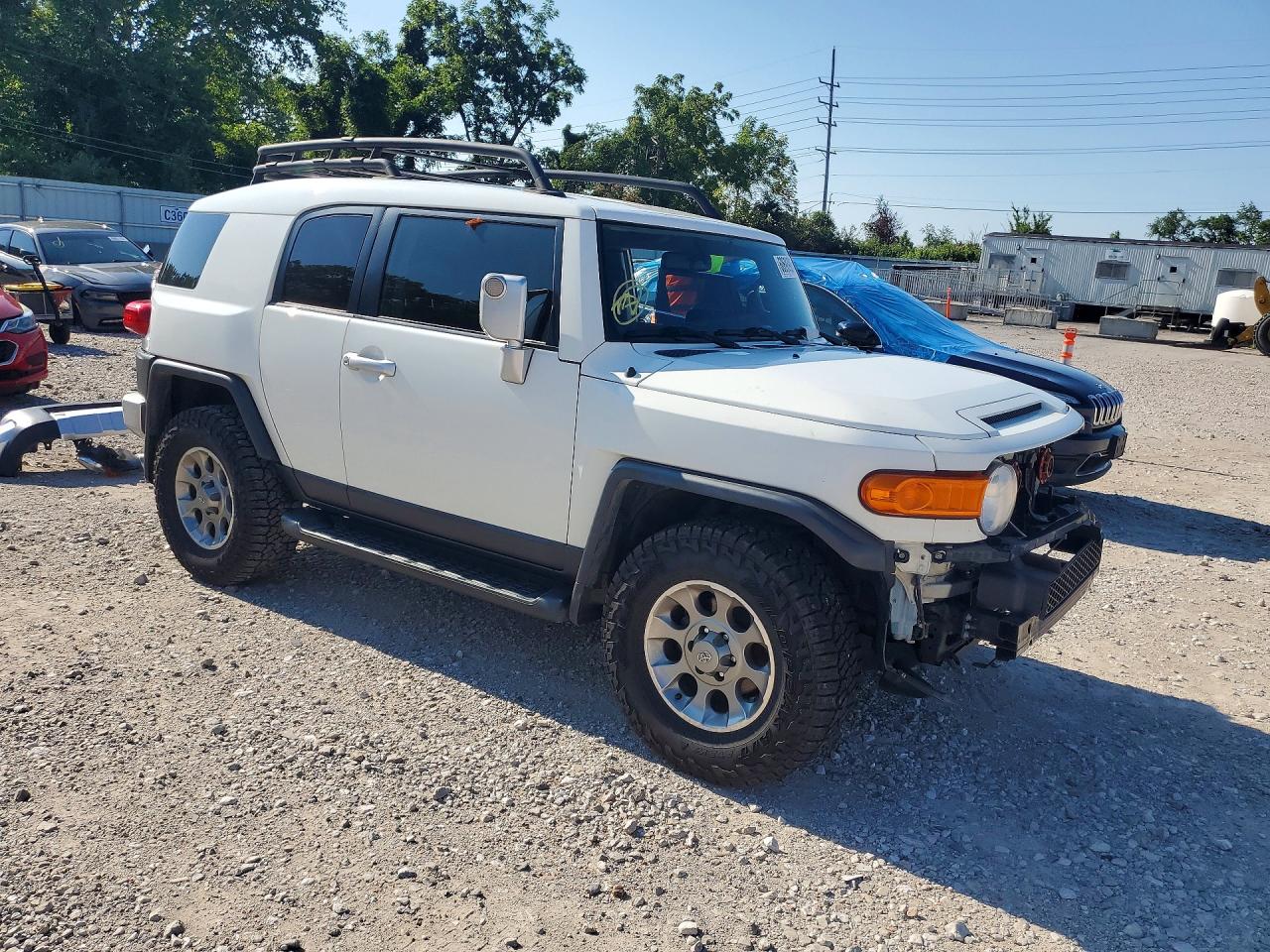 2011 Toyota Fj Cruiser Base Silver vin: JTEBU4BFXBK101975