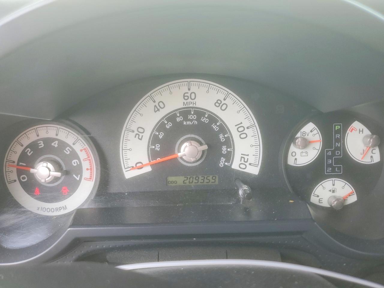 2011 Toyota Fj Cruiser Base White vin: JTEBU4BFXBK104312