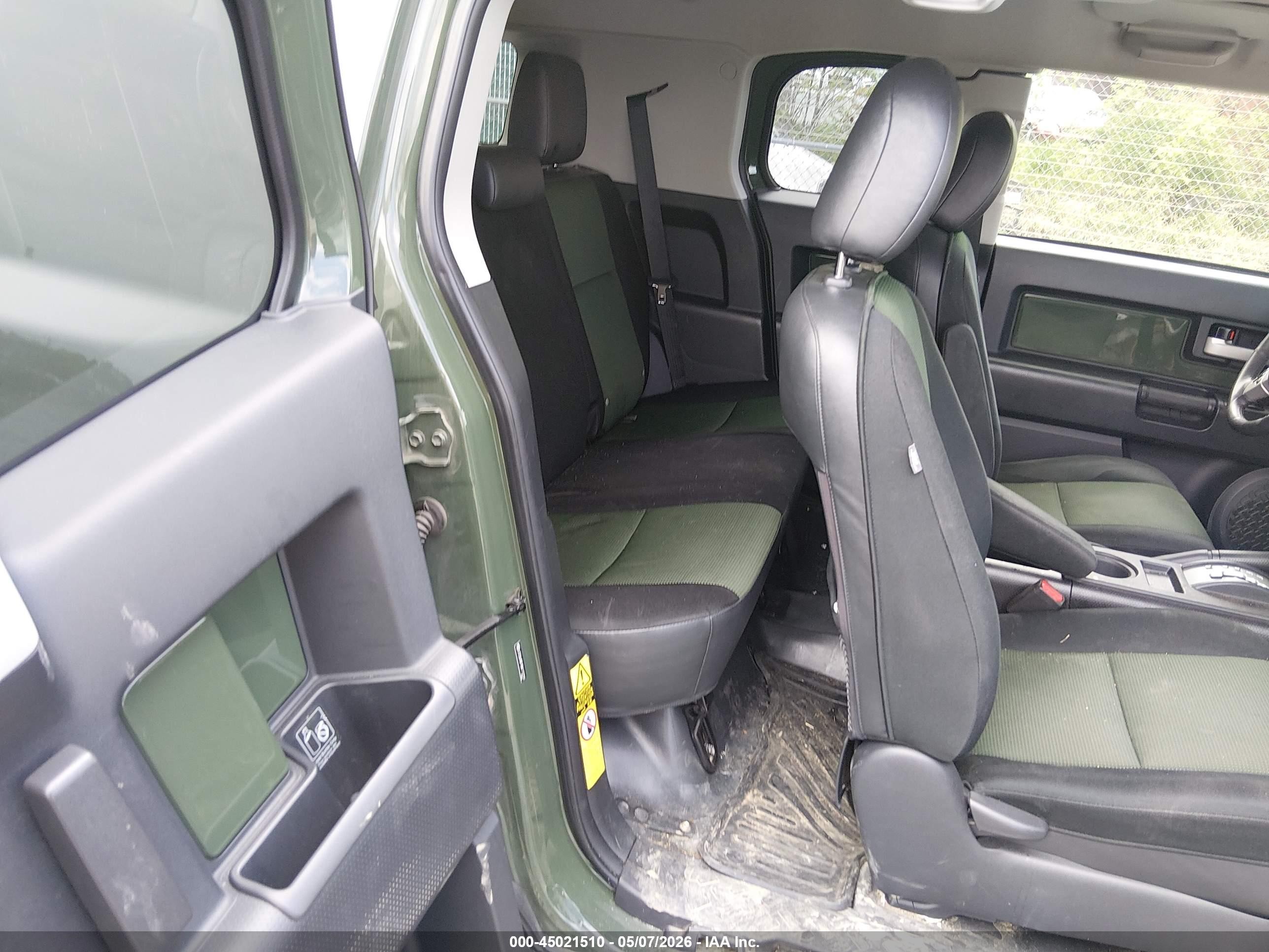 2011 Toyota Fj Cruiser   Green vin: JTEBU4BFXBK115259