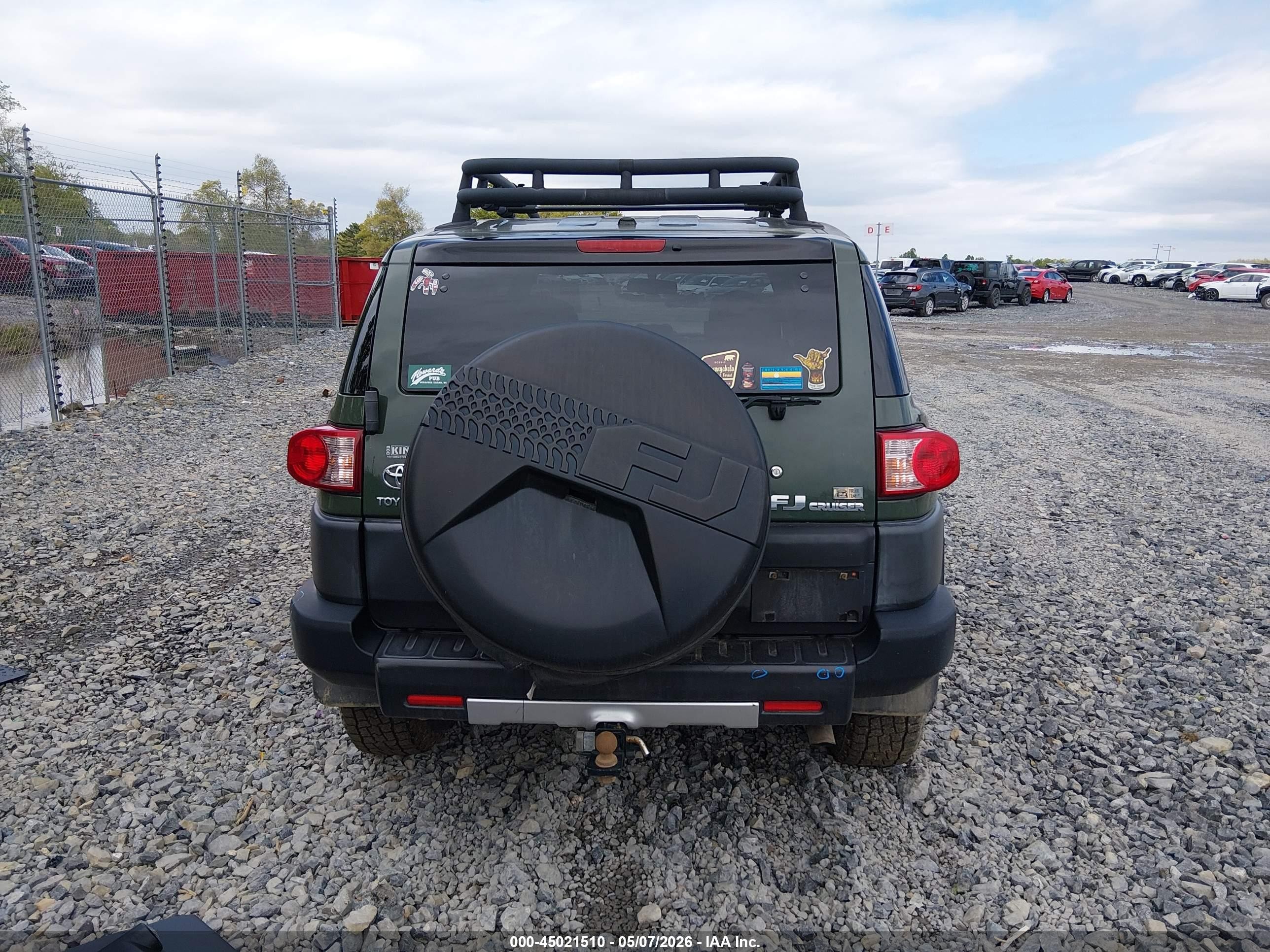 2011 Toyota Fj Cruiser   Green vin: JTEBU4BFXBK115259