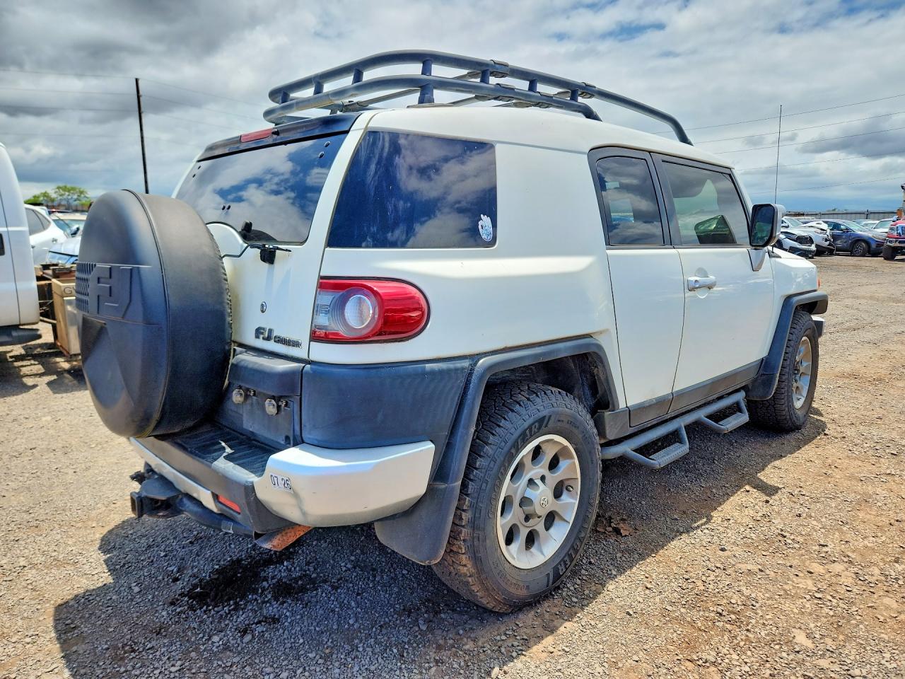 2012 Toyota Fj Cruiser Base Белый vin: JTEBU4BFXCK132810