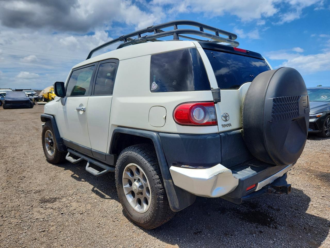 2012 Toyota Fj Cruiser Base Белый vin: JTEBU4BFXCK132810