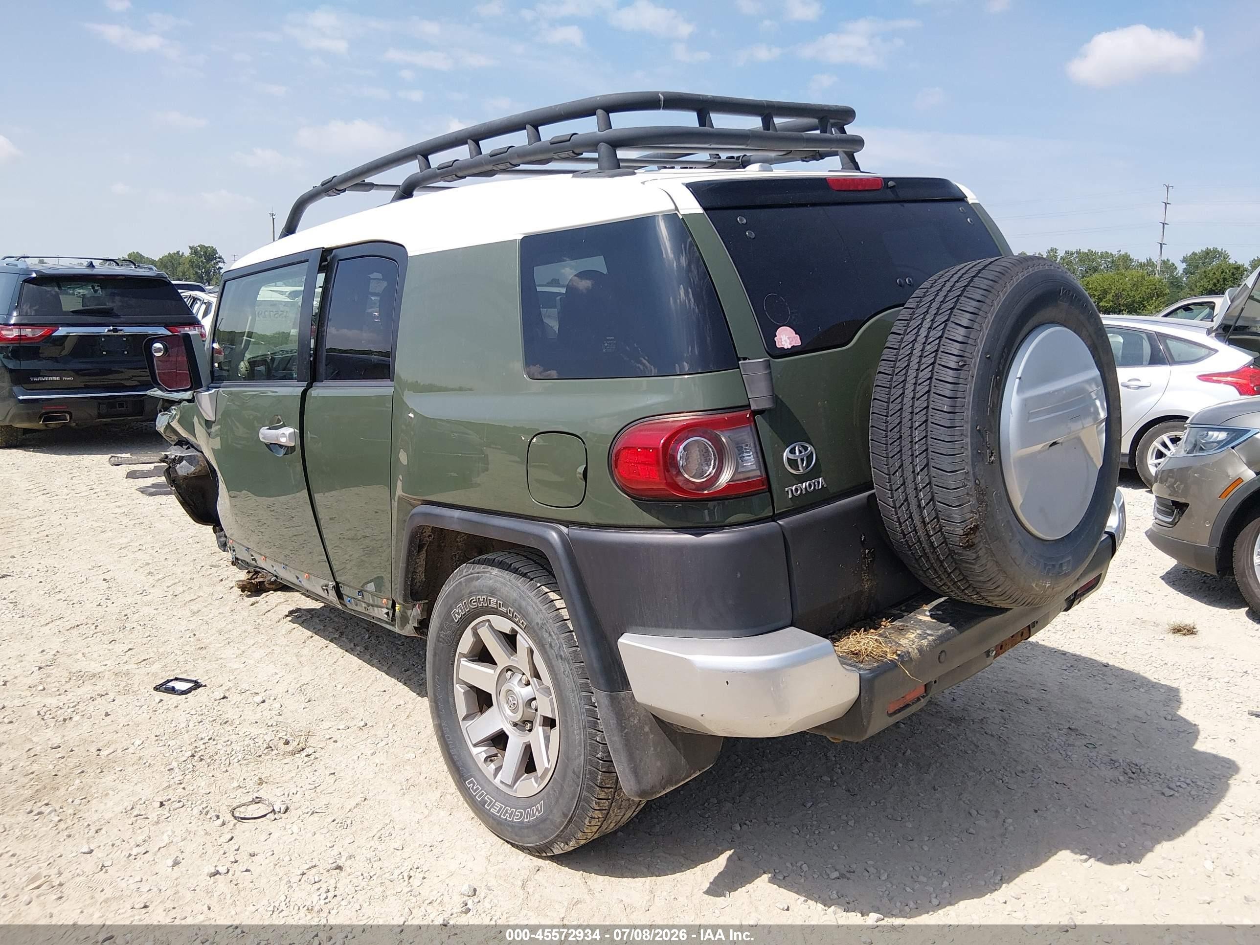 2014 Toyota Fj Cruiser   Зеленый vin: JTEBU4BFXEK181752