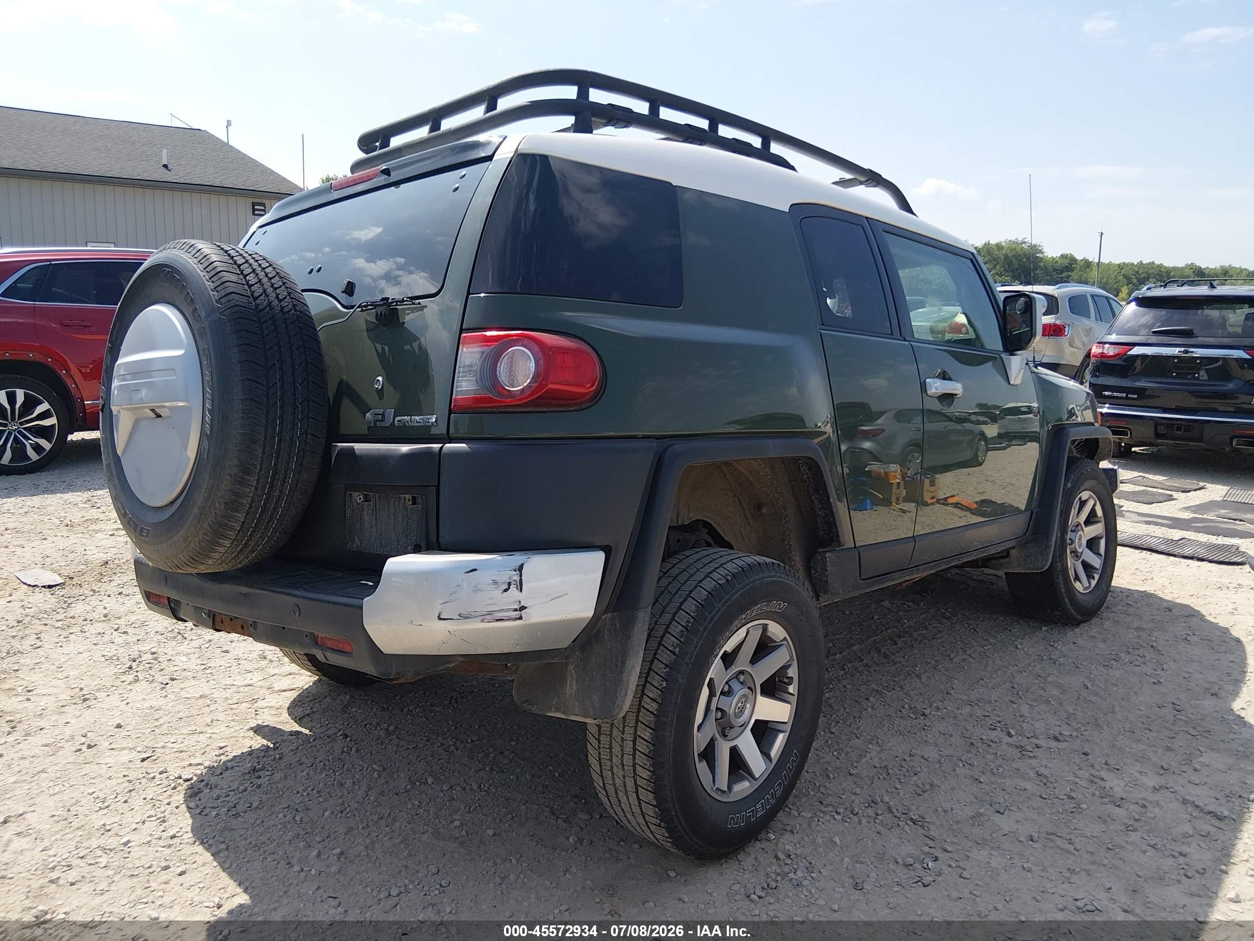 2014 Toyota Fj Cruiser   Зеленый vin: JTEBU4BFXEK181752