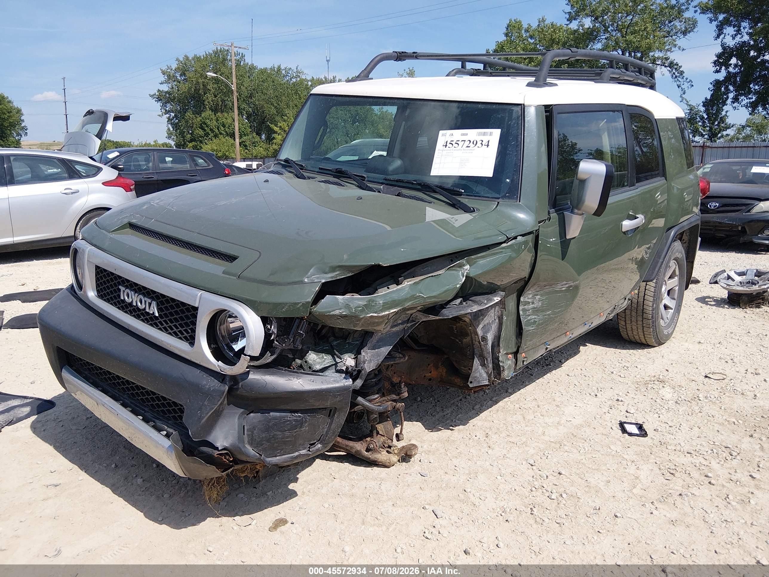 2014 Toyota Fj Cruiser   Зеленый vin: JTEBU4BFXEK181752