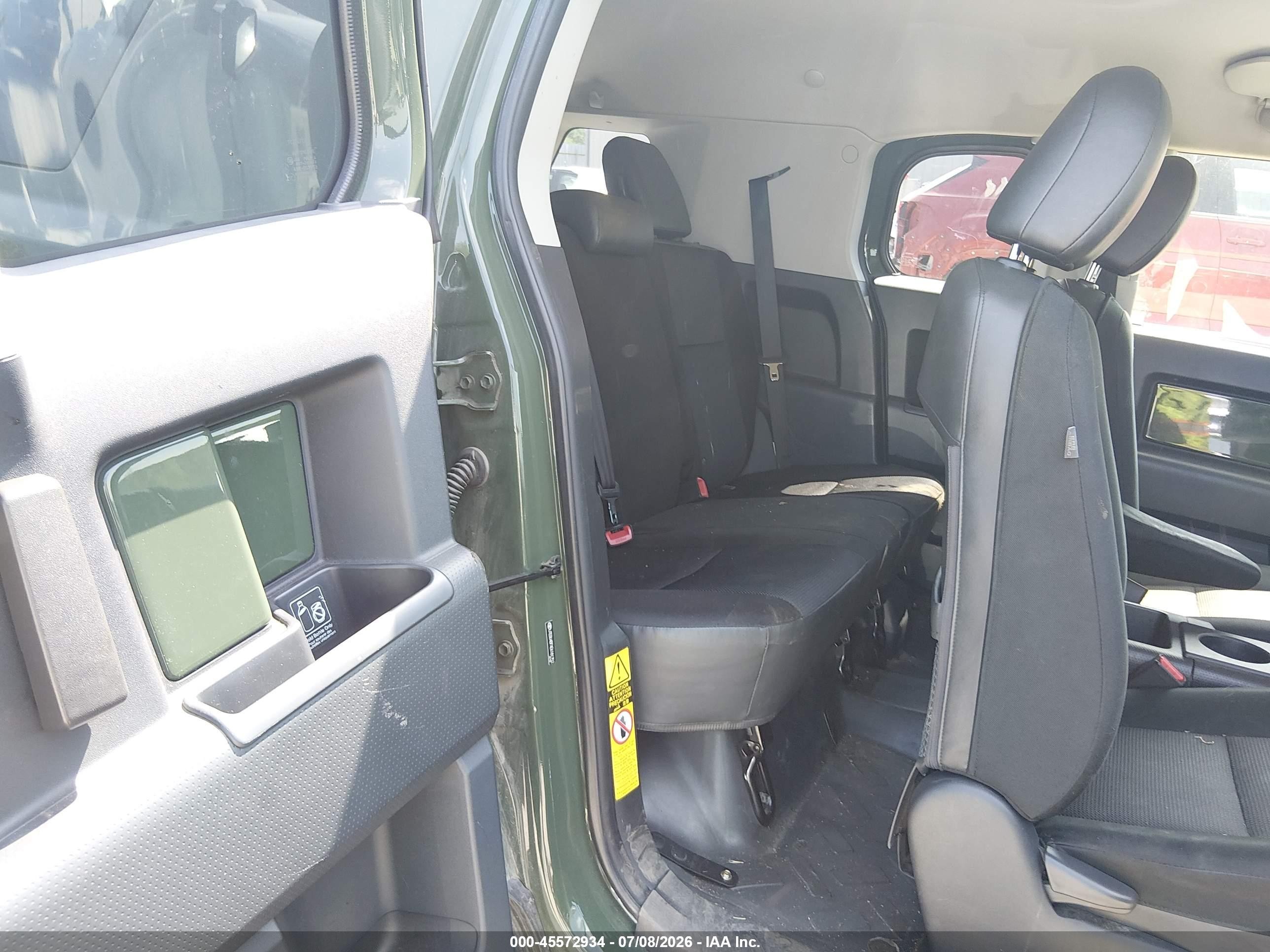 2014 Toyota Fj Cruiser   Зеленый vin: JTEBU4BFXEK181752