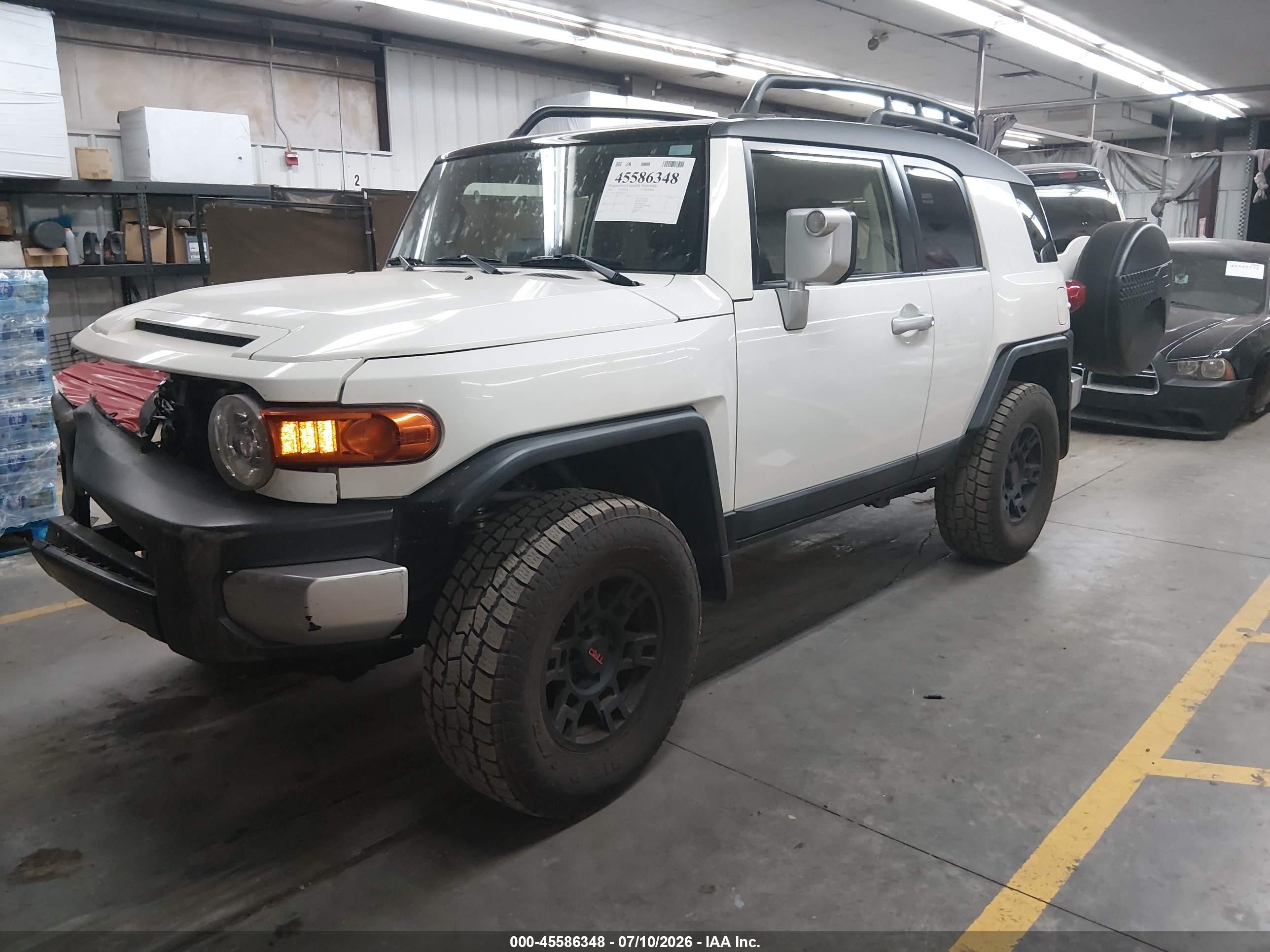 2014 Toyota Fj Cruiser   Beige vin: JTEBU4BFXEK183372