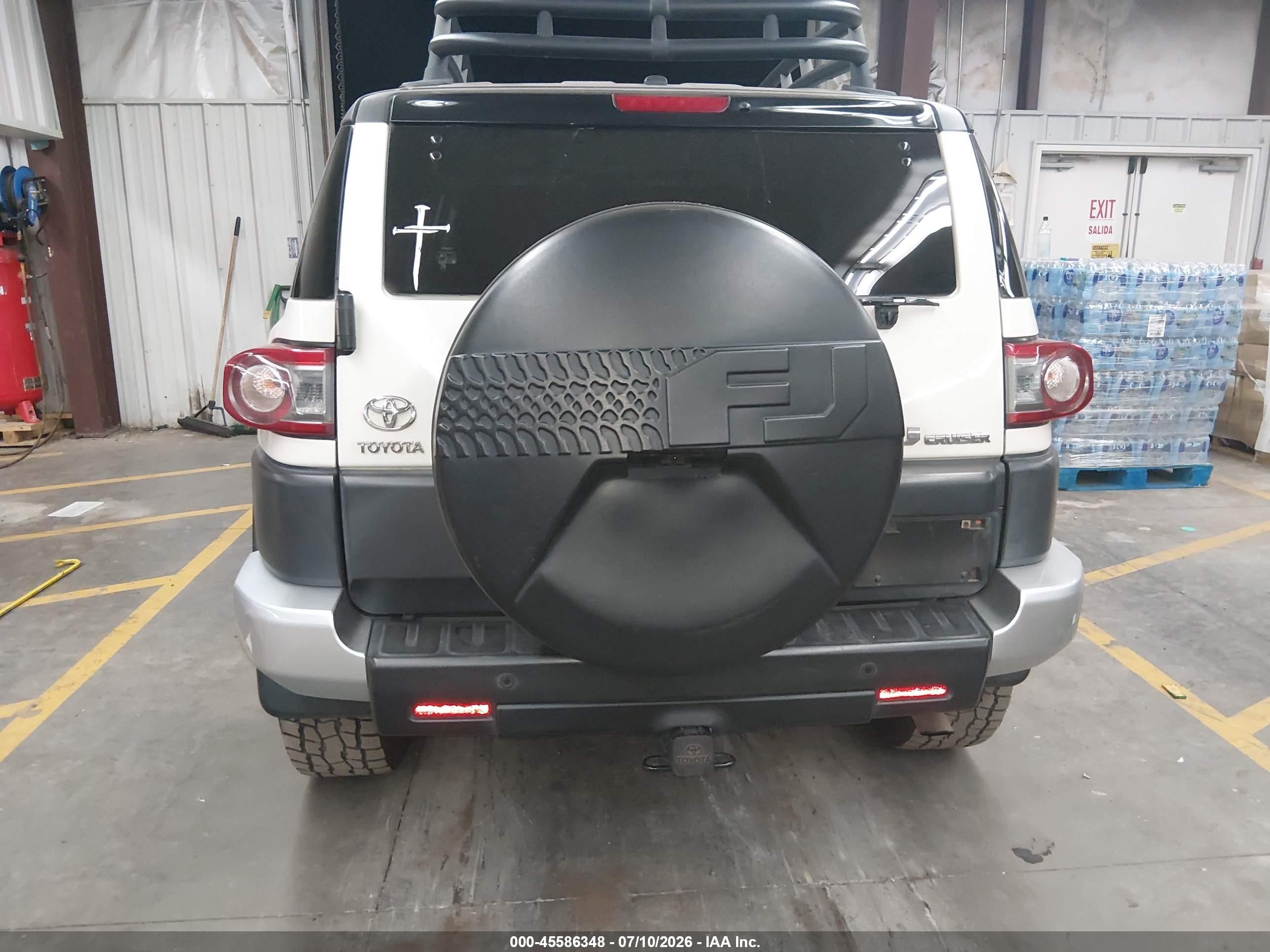 2014 Toyota Fj Cruiser   Beige vin: JTEBU4BFXEK183372