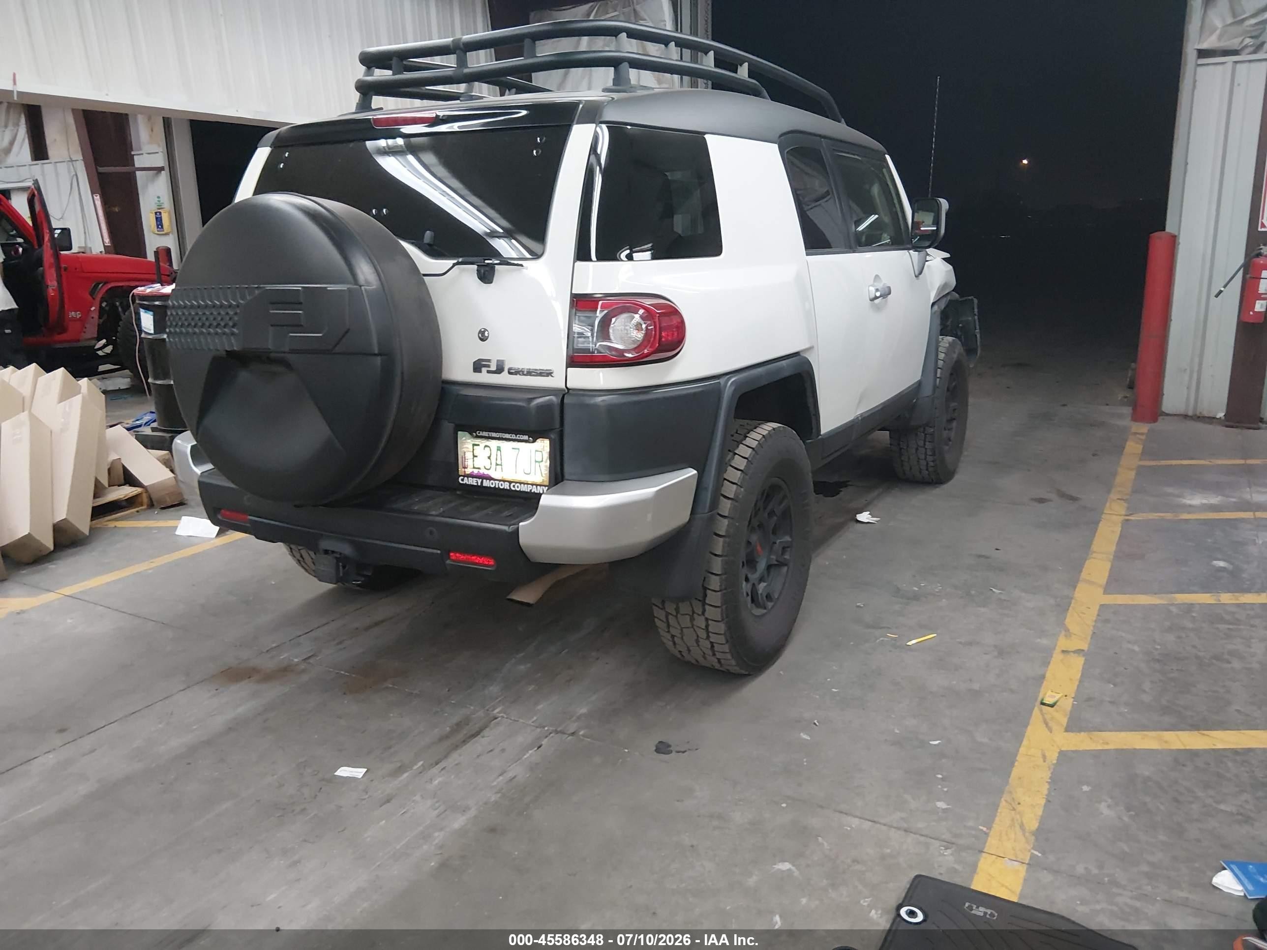 2014 Toyota Fj Cruiser   Beige vin: JTEBU4BFXEK183372