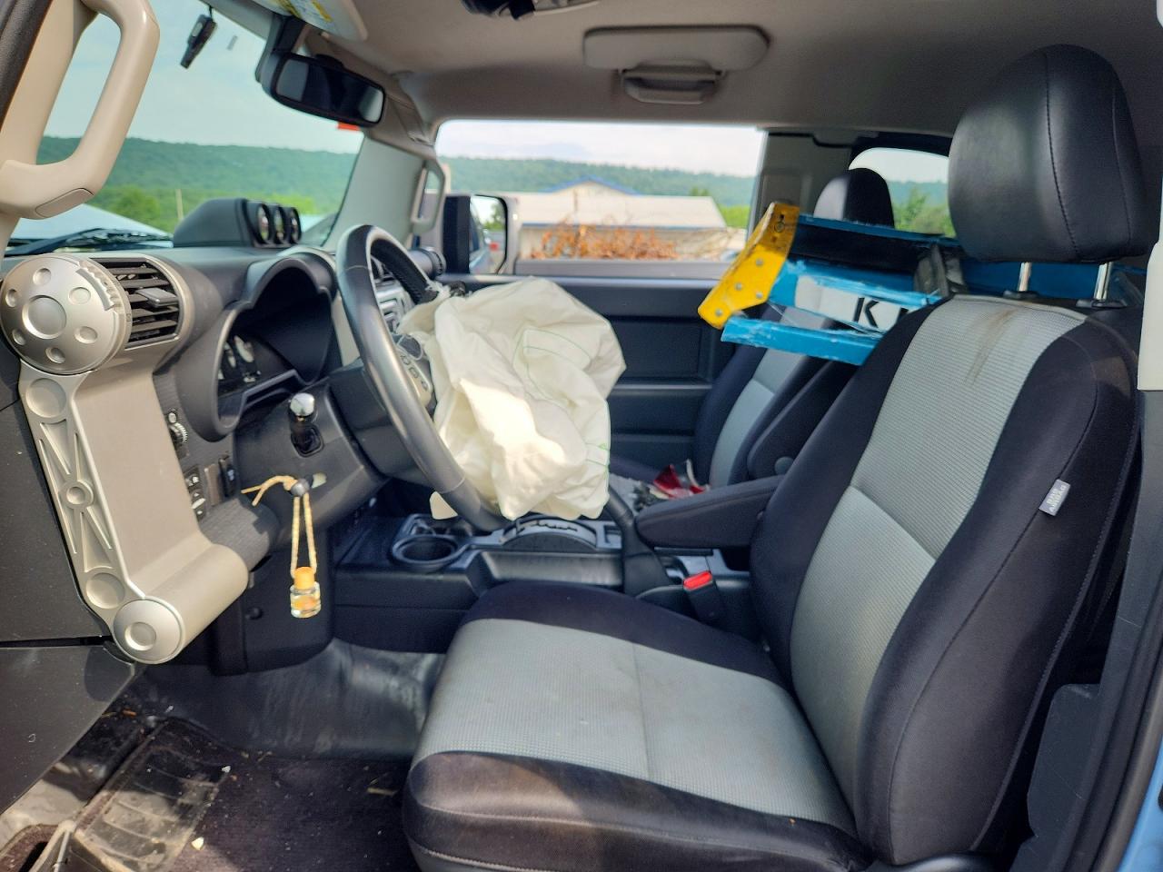 2014 Toyota Fj Cruiser Base Blue vin: JTEBU4BFXEK193867