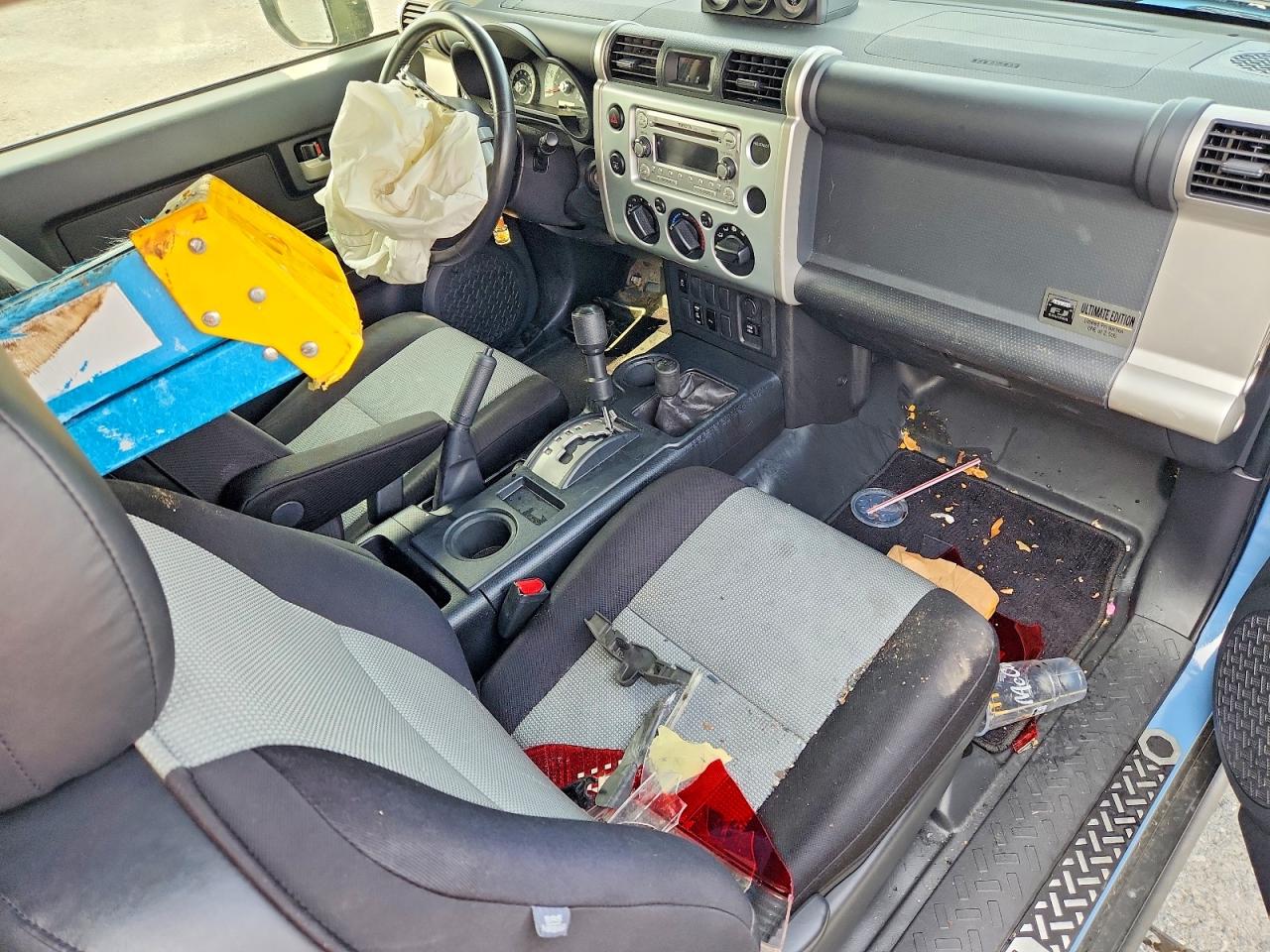 2014 Toyota Fj Cruiser Base Blue vin: JTEBU4BFXEK193867