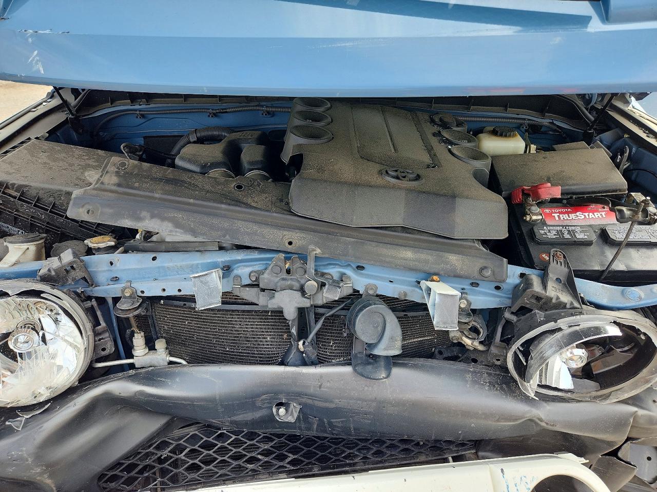 2014 Toyota Fj Cruiser Base Blue vin: JTEBU4BFXEK193867