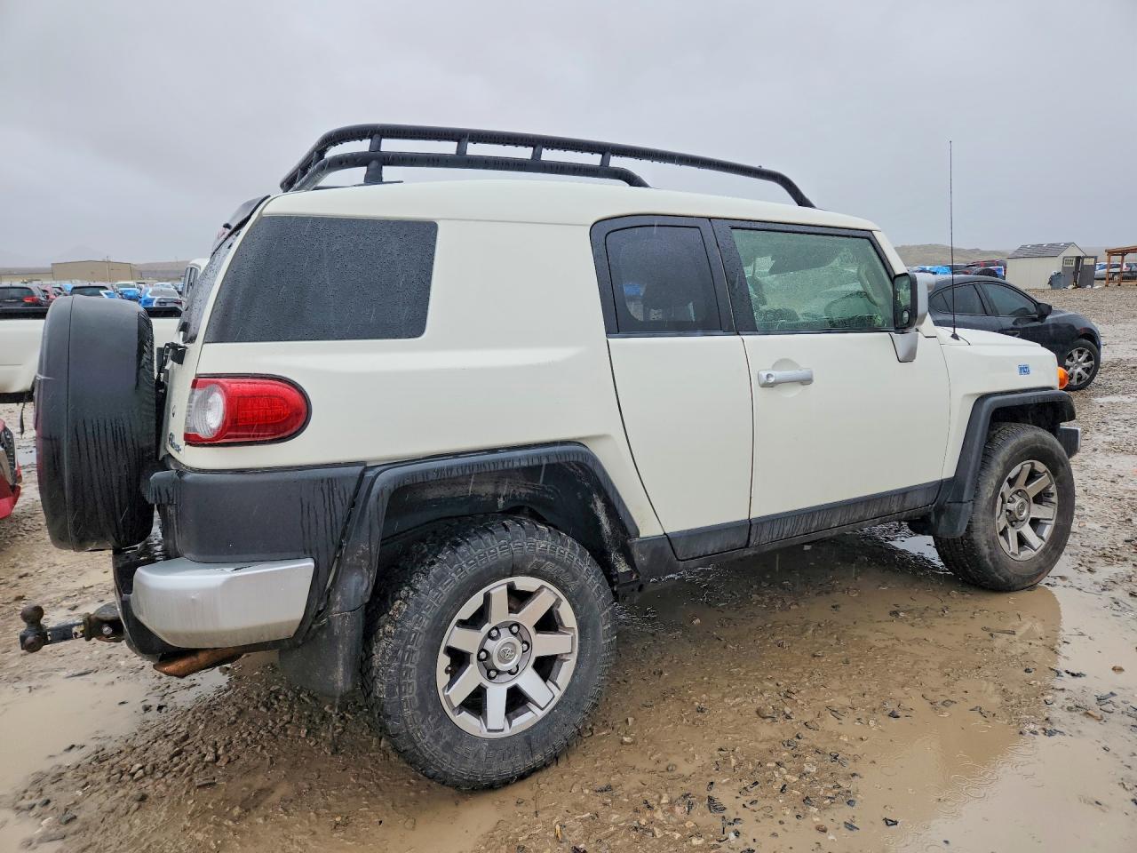 2014 Toyota Fj Cruiser Cream vin: JTEBU4BFXEK206228