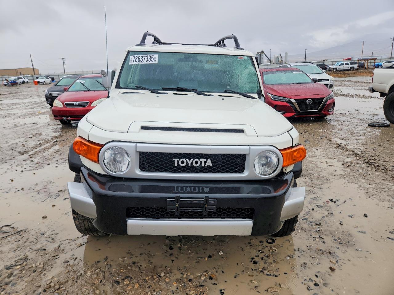 2014 Toyota Fj Cruiser Cream vin: JTEBU4BFXEK206228