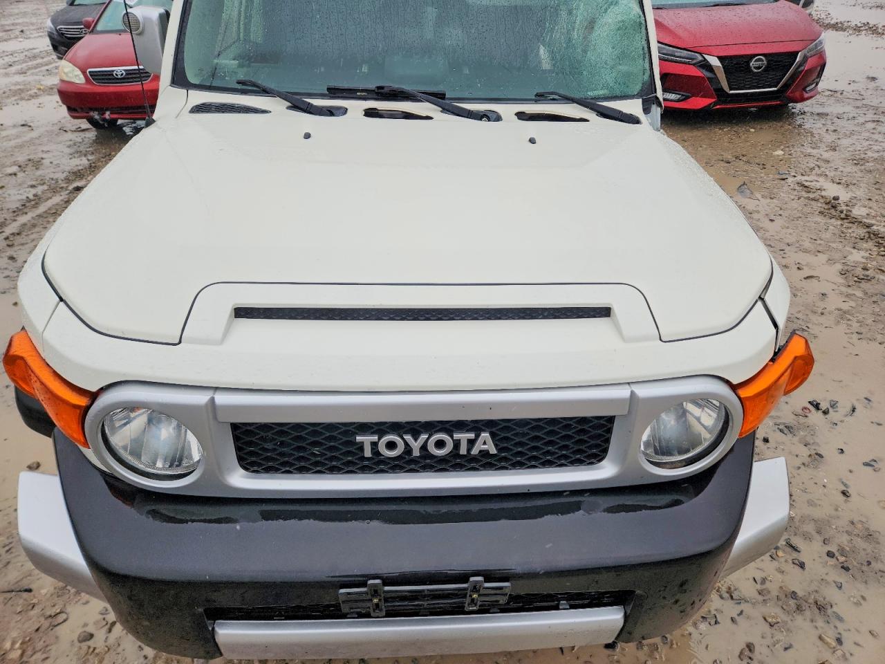 2014 Toyota Fj Cruiser Cream vin: JTEBU4BFXEK206228