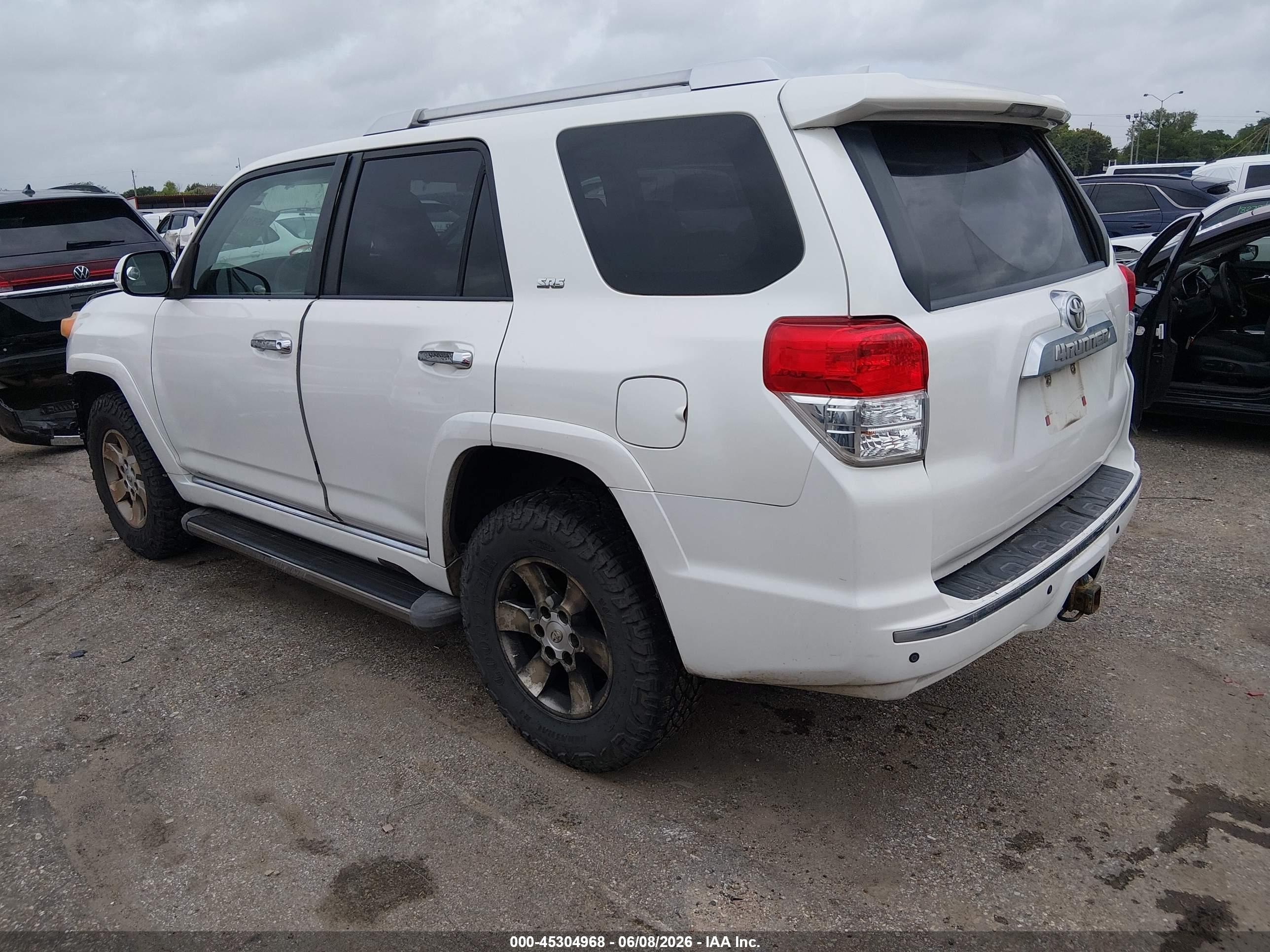 2010 Toyota 4runner Sr5 V6 White vin: JTEBU5JR0A5020532