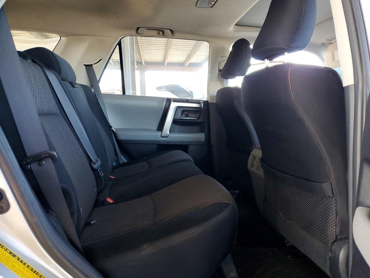 2011 Toyota 4runner Sr5 Silver vin: JTEBU5JR0B5035405