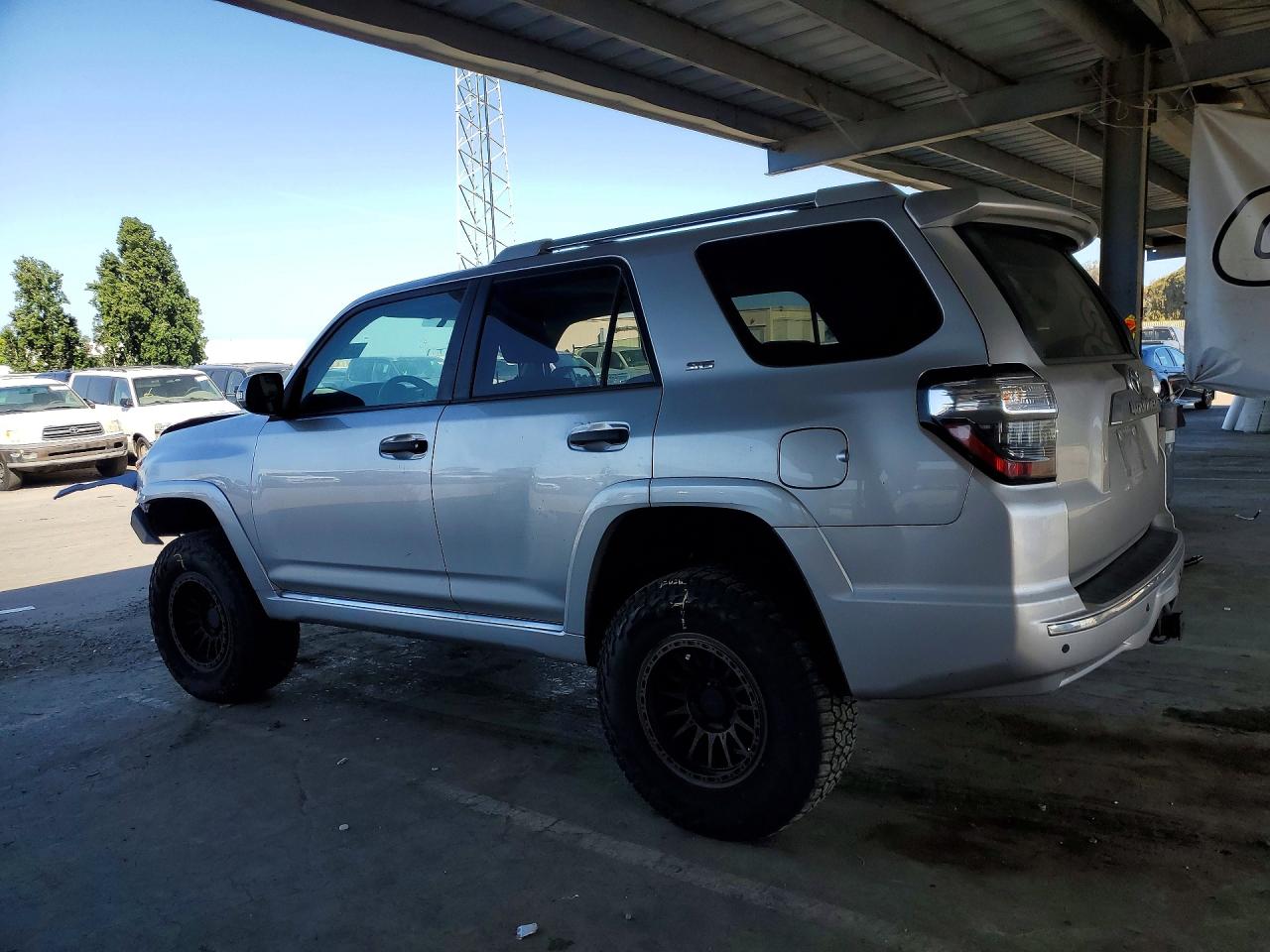 2011 Toyota 4runner Sr5 Silver vin: JTEBU5JR0B5035405