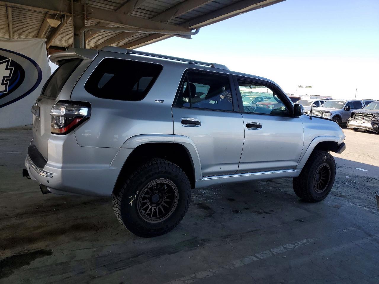 2011 Toyota 4runner Sr5 Silver vin: JTEBU5JR0B5035405