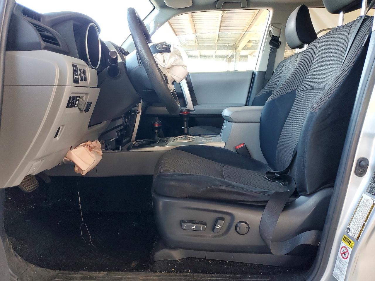 2011 Toyota 4runner Sr5 Silver vin: JTEBU5JR0B5035405