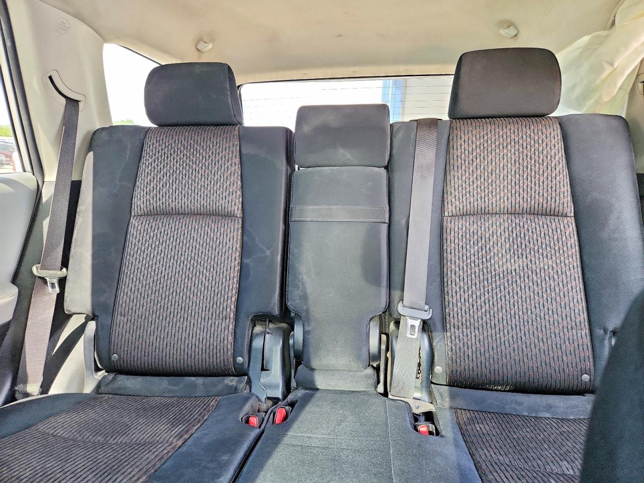 2011 Toyota 4runner Sr5 Silver vin: JTEBU5JR0B5039504