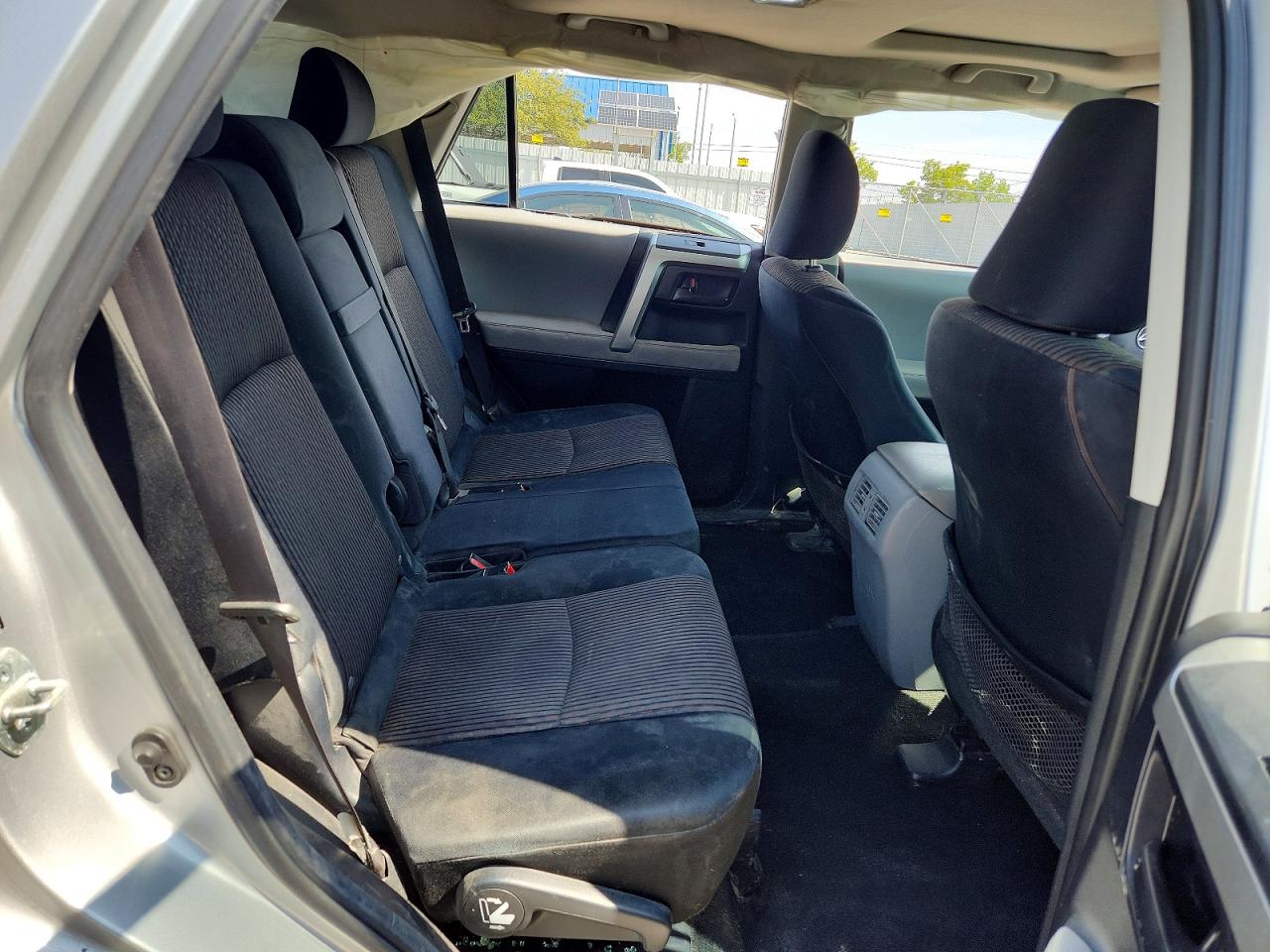 2011 Toyota 4runner Sr5 Silver vin: JTEBU5JR0B5039504