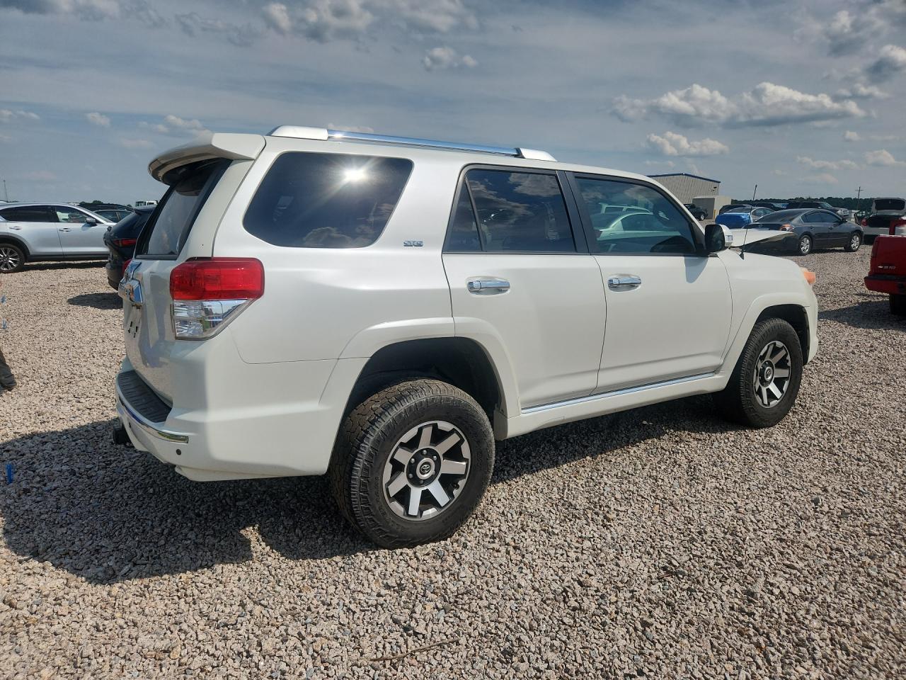 2011 Toyota 4runner Sr5 White vin: JTEBU5JR0B5048915