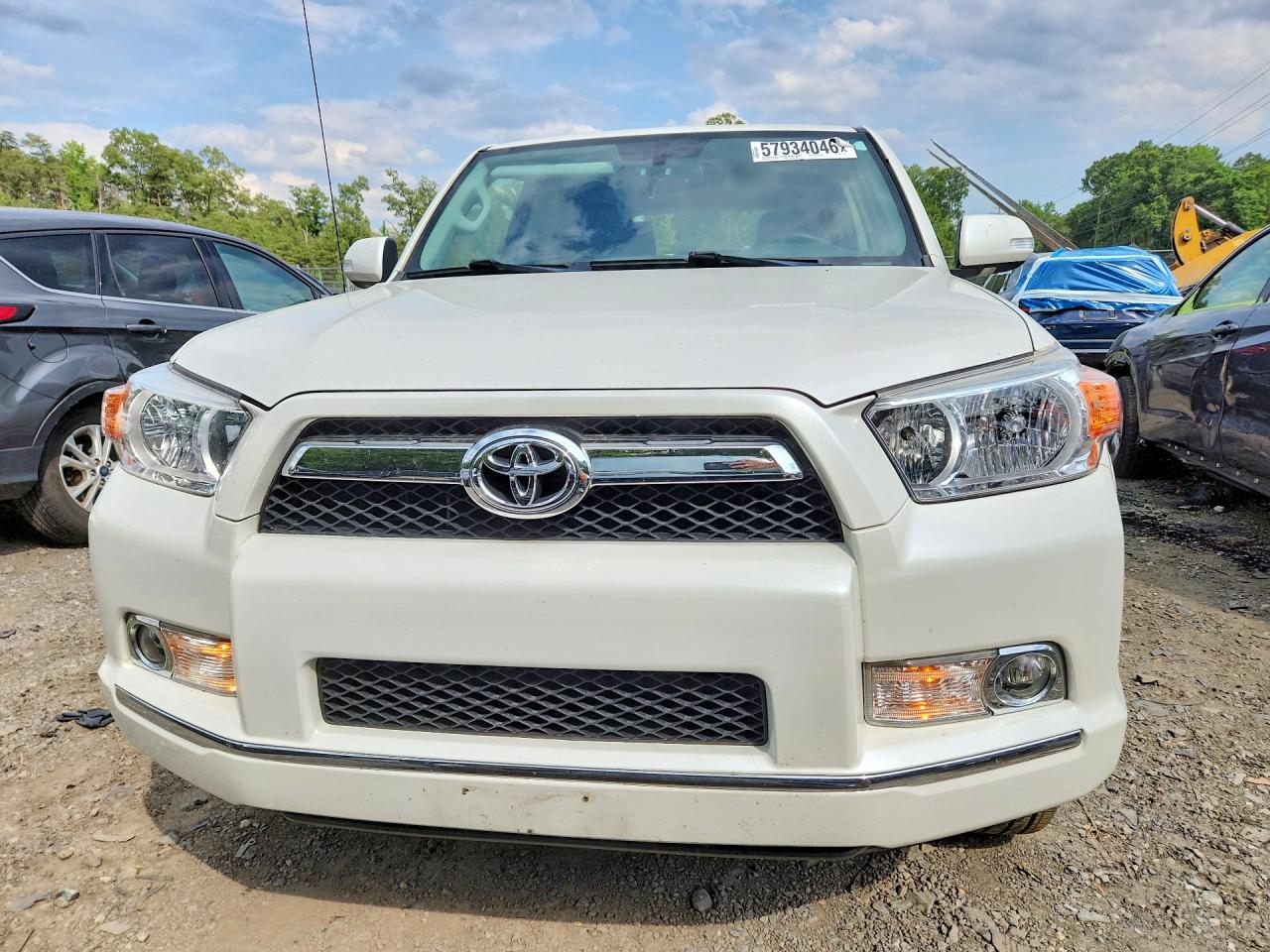 2013 Toyota 4runner Sr5 White vin: JTEBU5JR0D5112874