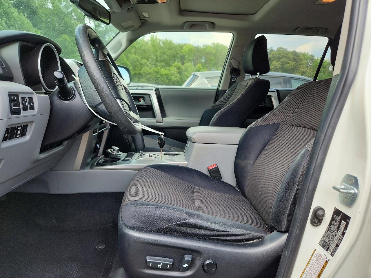 2013 Toyota 4runner Sr5 White vin: JTEBU5JR0D5112874