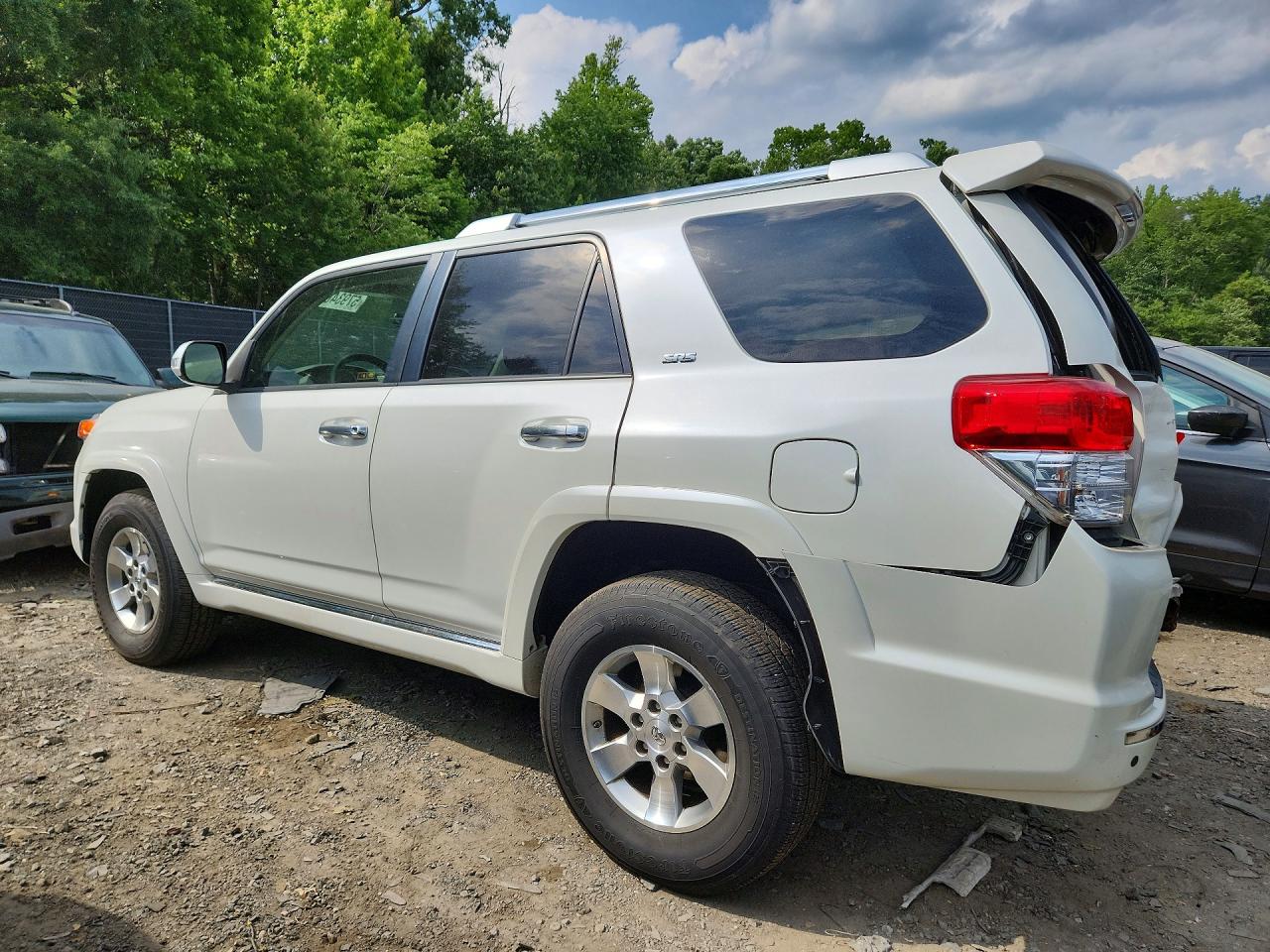 2013 Toyota 4runner Sr5 White vin: JTEBU5JR0D5112874