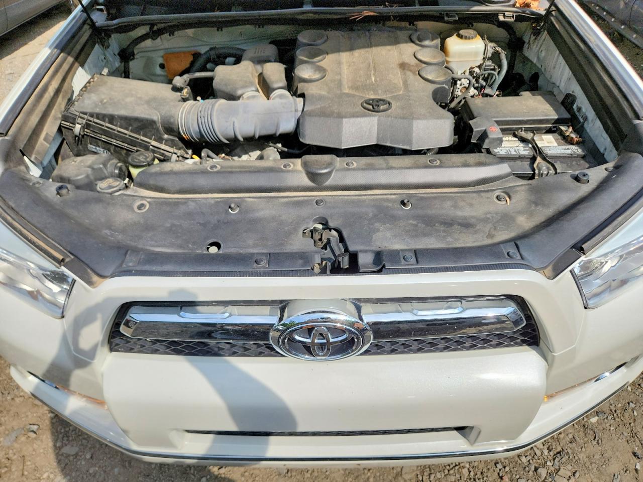 2013 Toyota 4runner Sr5 White vin: JTEBU5JR0D5112874