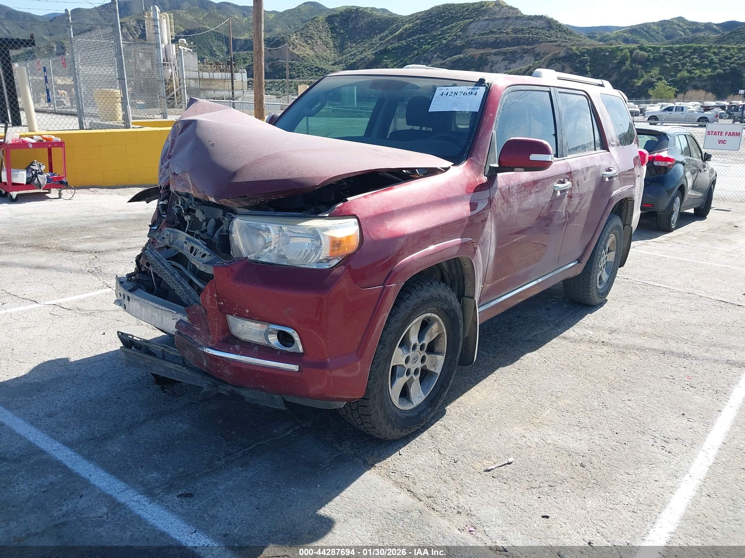 2013 Toyota 4runner Sr5 Red vin: JTEBU5JR0D5123034