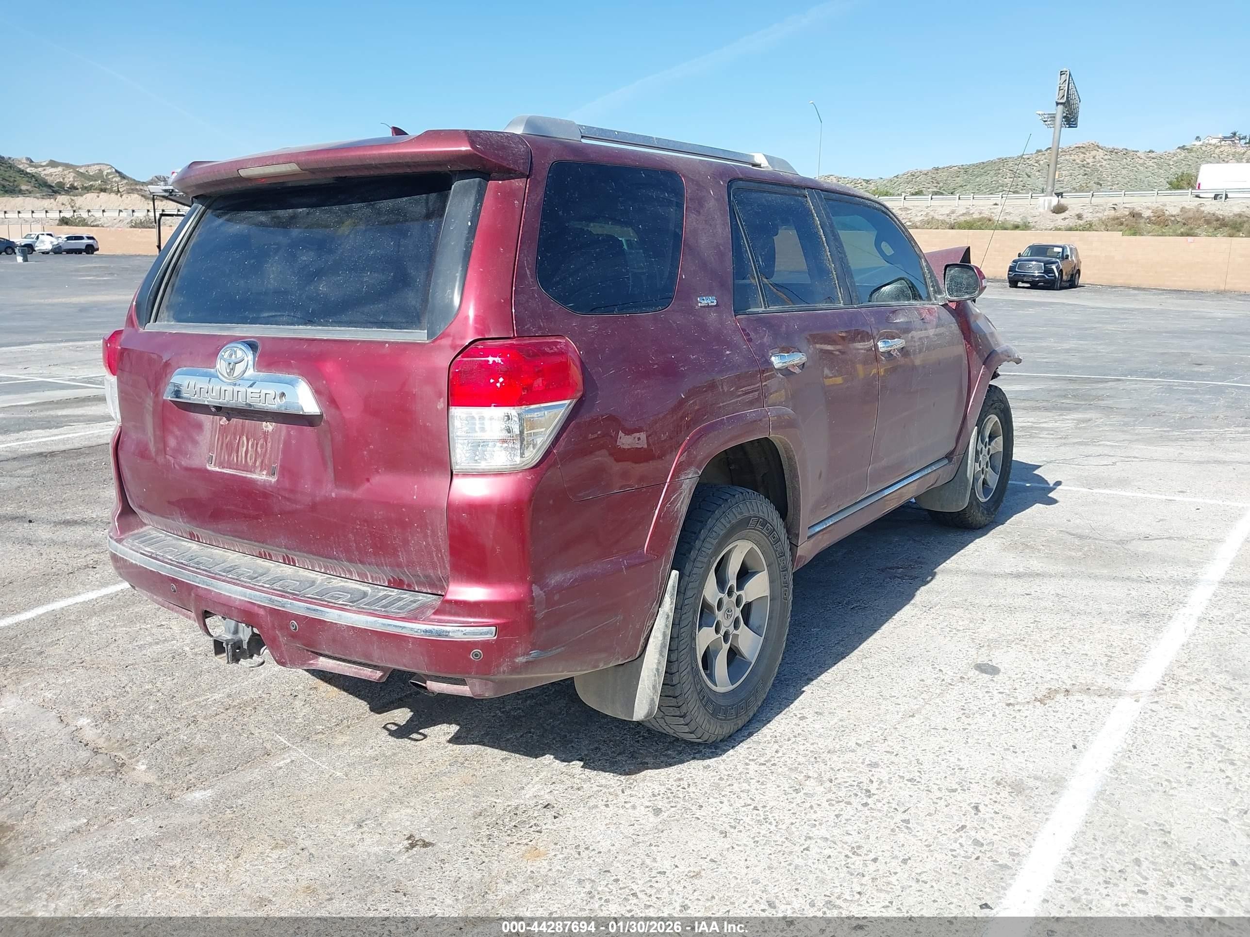 2013 Toyota 4runner Sr5 Red vin: JTEBU5JR0D5123034