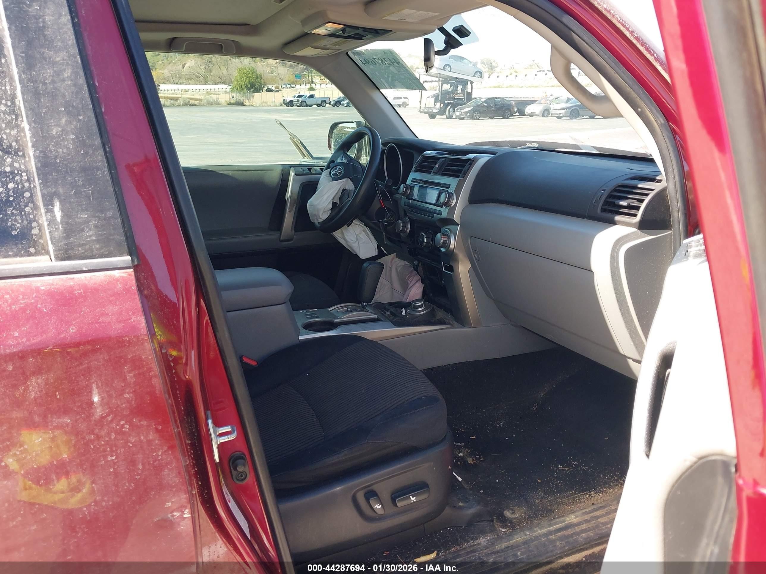 2013 Toyota 4runner Sr5 Red vin: JTEBU5JR0D5123034