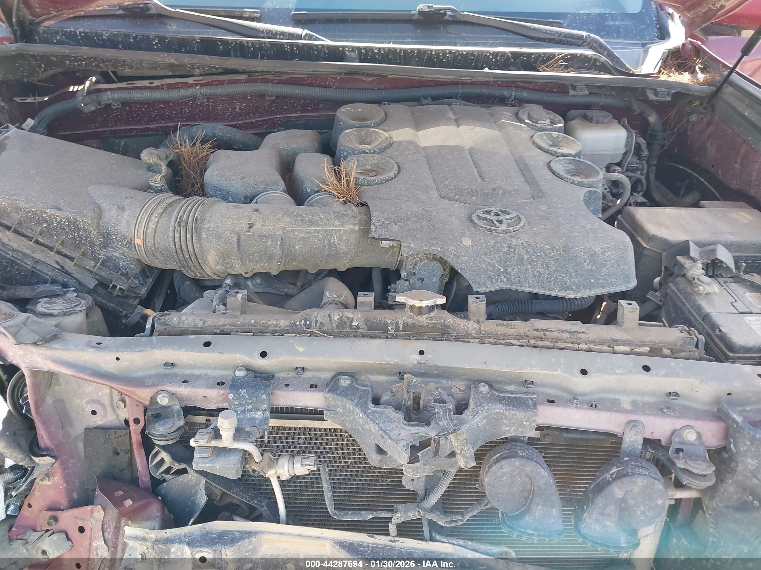 2013 Toyota 4runner Sr5 Red vin: JTEBU5JR0D5123034
