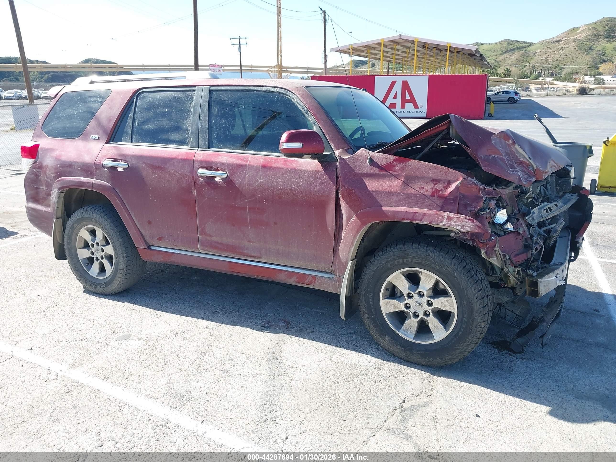 2013 Toyota 4runner Sr5 Red vin: JTEBU5JR0D5123034