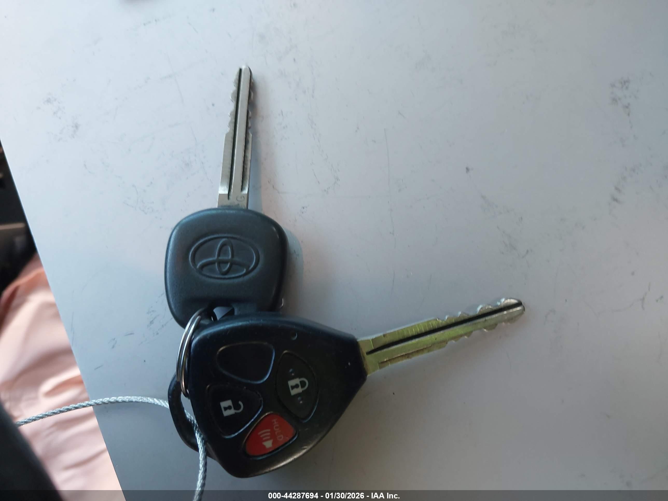 2013 Toyota 4runner Sr5 Red vin: JTEBU5JR0D5123034