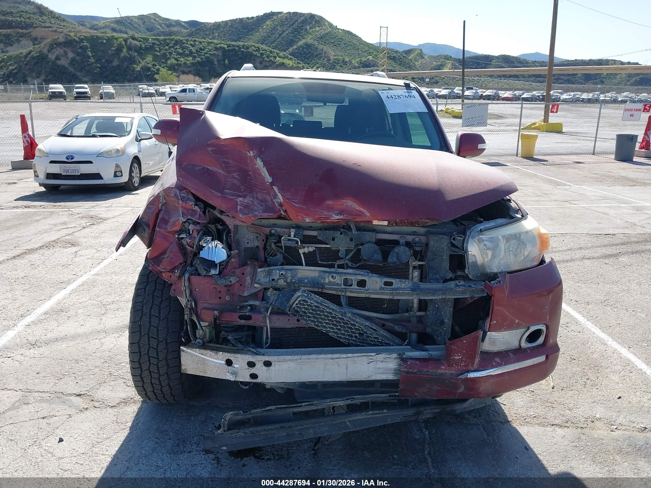 2013 Toyota 4runner Sr5 Red vin: JTEBU5JR0D5123034