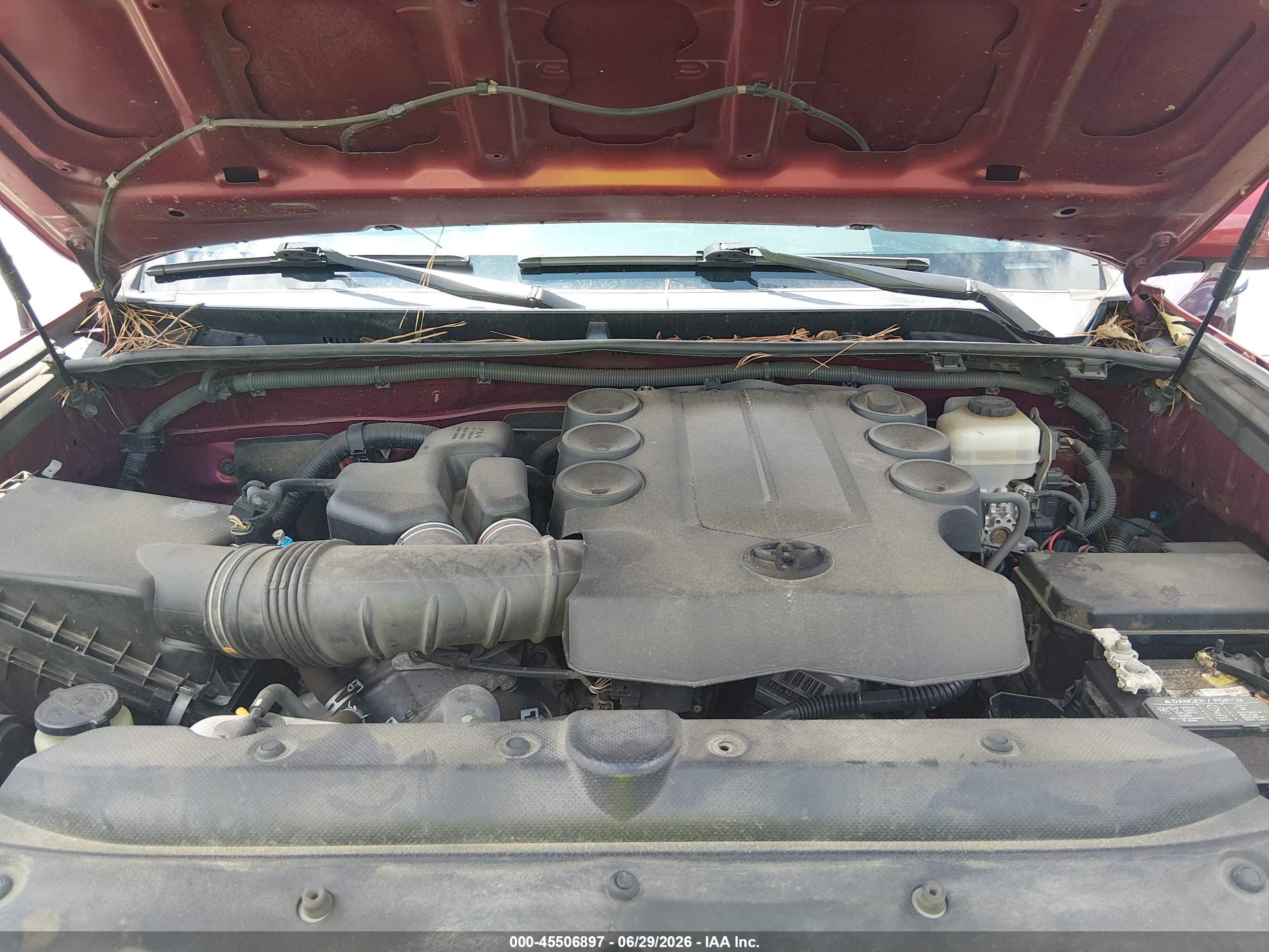 2013 Toyota 4runner Sr5 Red vin: JTEBU5JR0D5142781