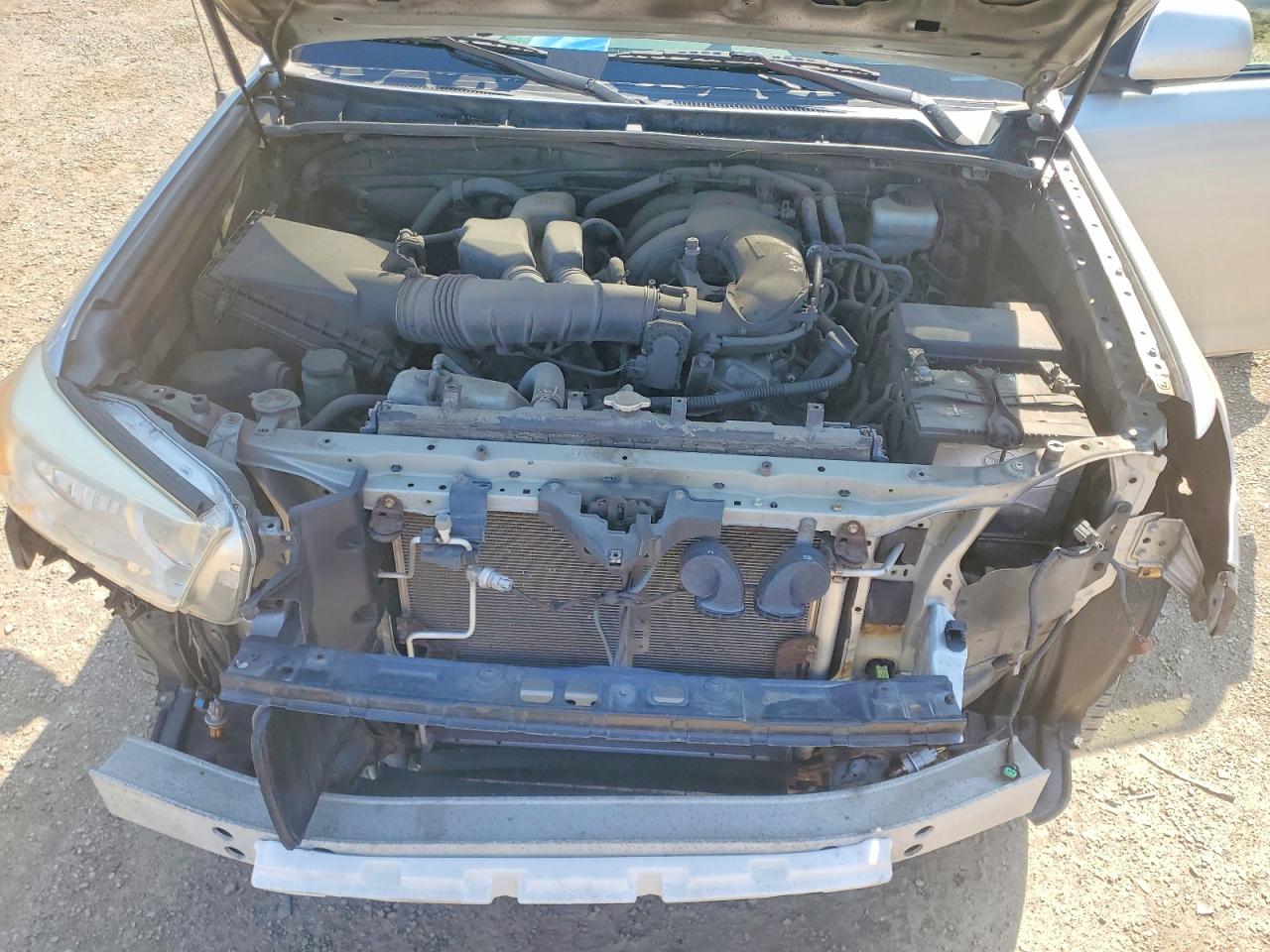 2013 Toyota 4runner Sr5 Silver vin: JTEBU5JR0D5146362