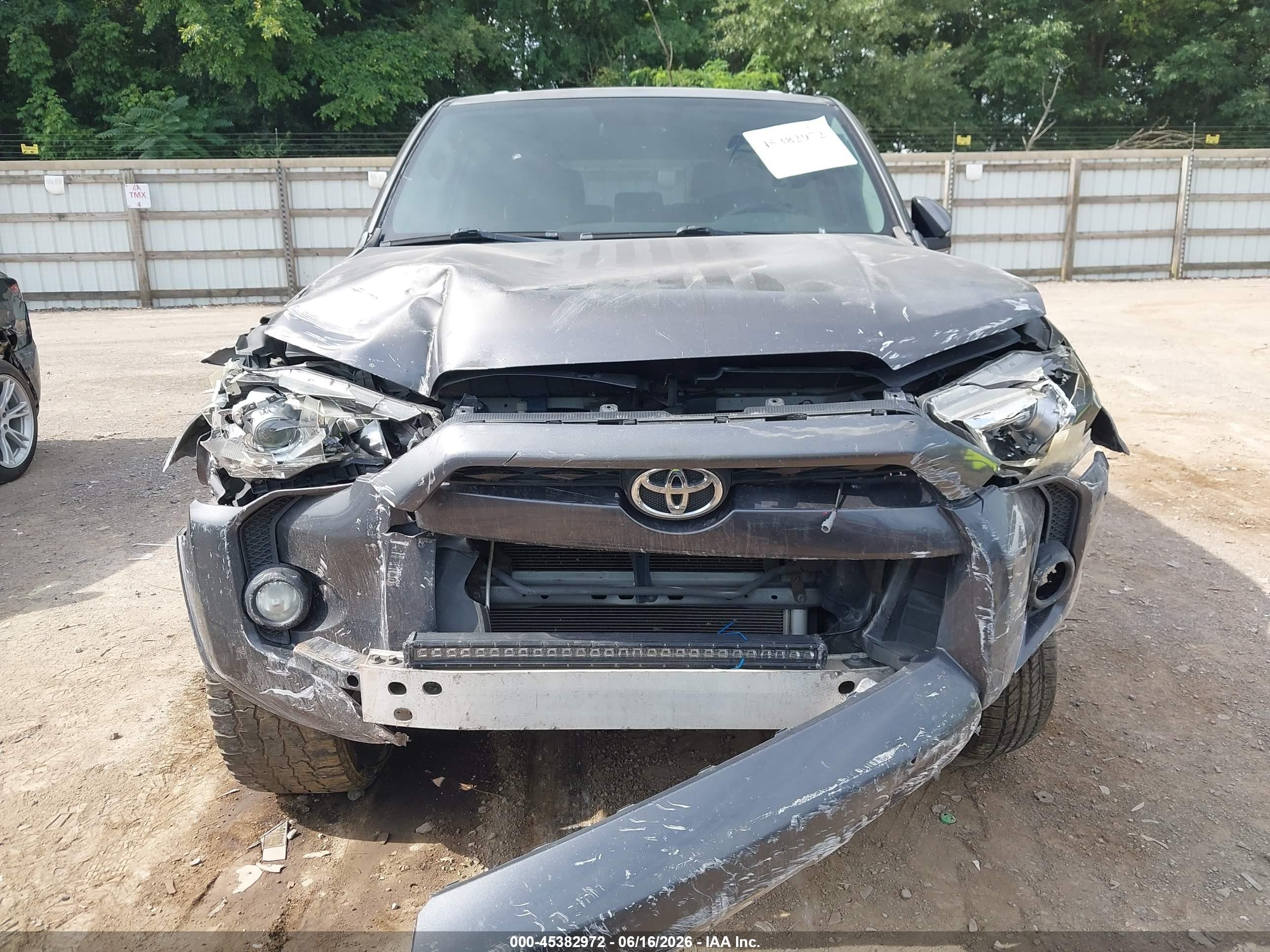 2014 Toyota 4runner Sr5 Gray vin: JTEBU5JR0E5161476