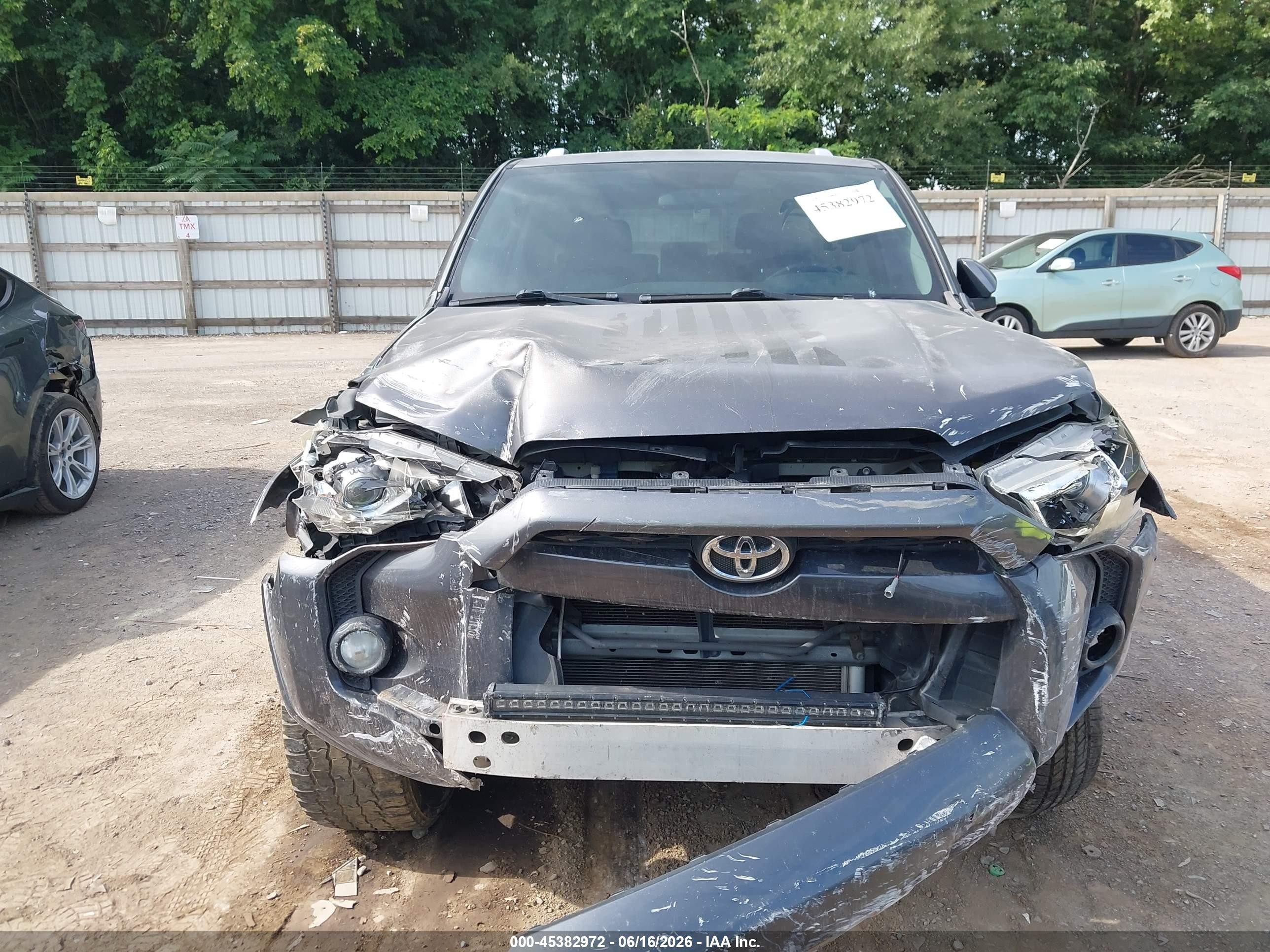 2014 Toyota 4runner Sr5 Gray vin: JTEBU5JR0E5161476