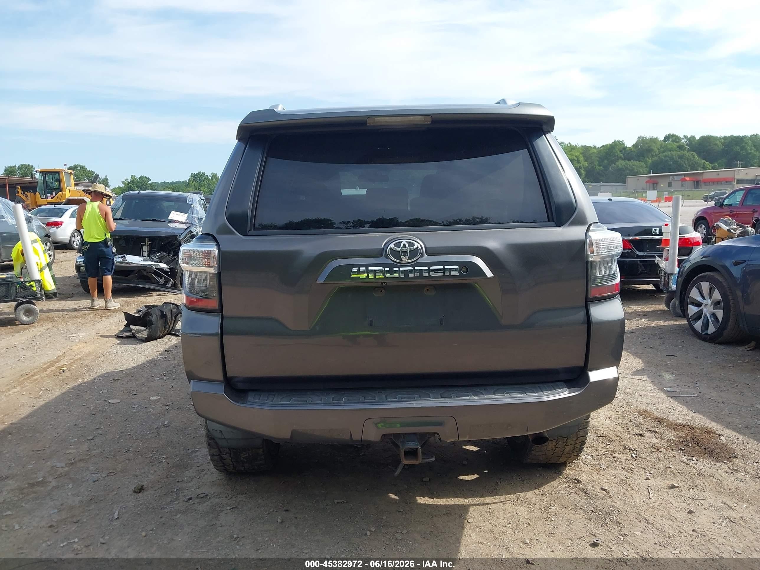 2014 Toyota 4runner Sr5 Gray vin: JTEBU5JR0E5161476